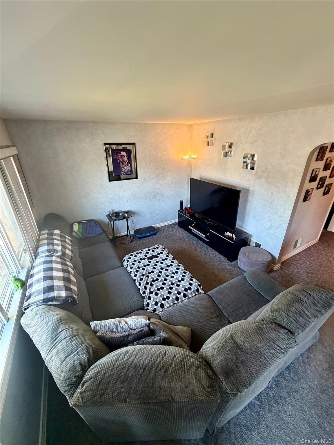 847 Jerusalem Avenue thumbnail 3