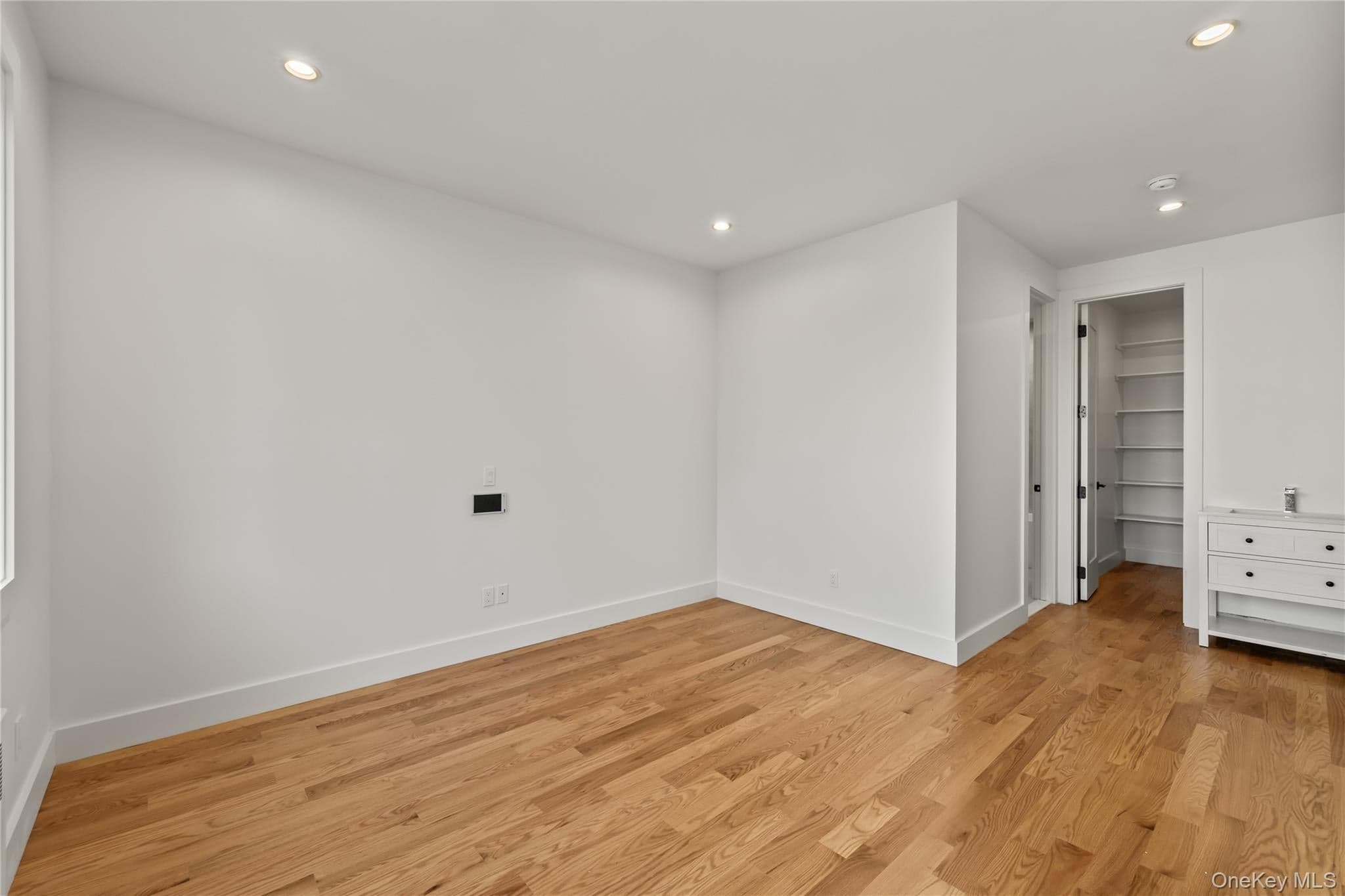 110 Fairview Avenue Unit: #201 thumbnail 15