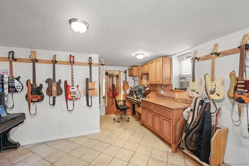 2136 E 28th Street thumbnail 17