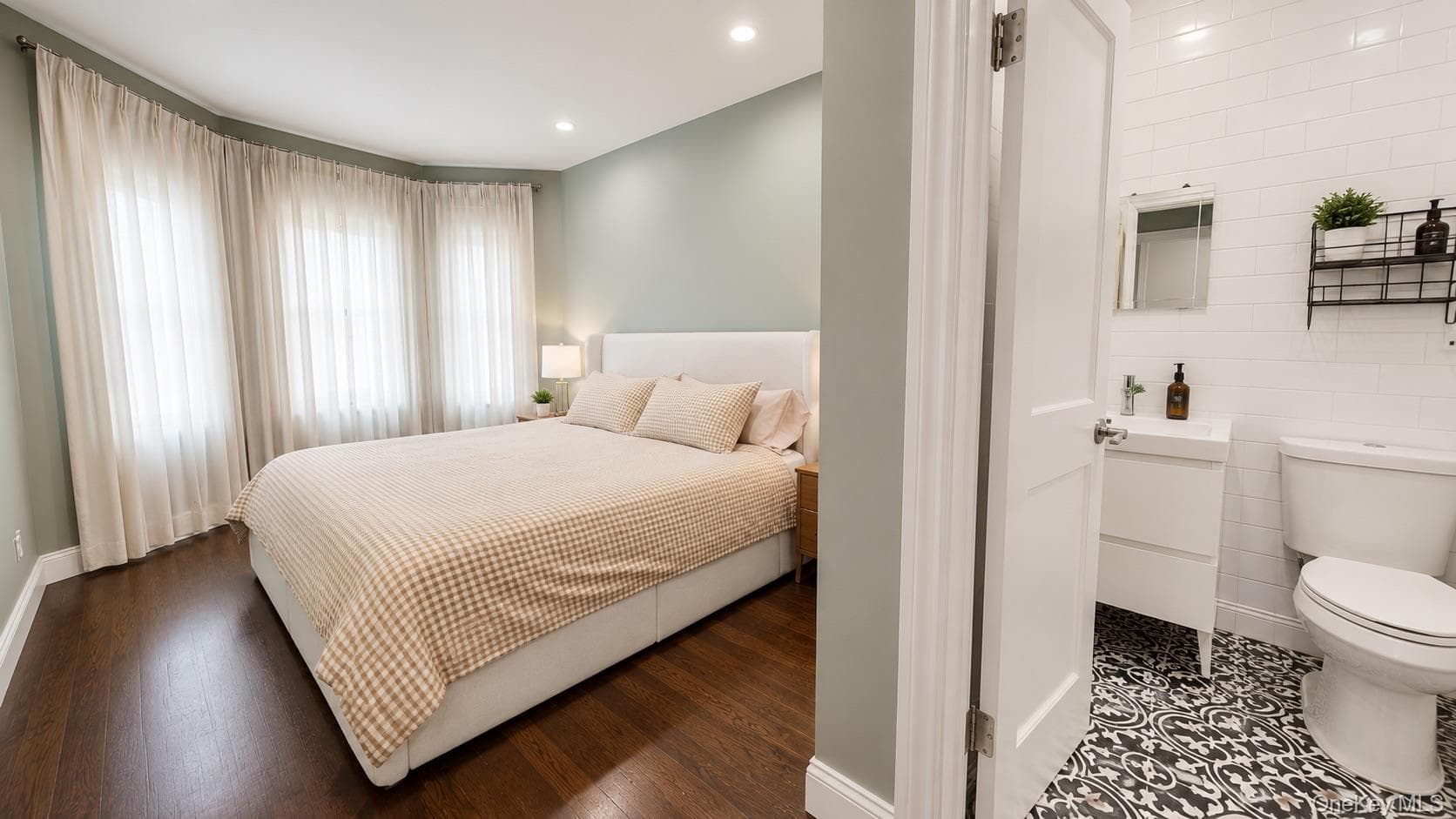 1380 Sterling Place thumbnail 12