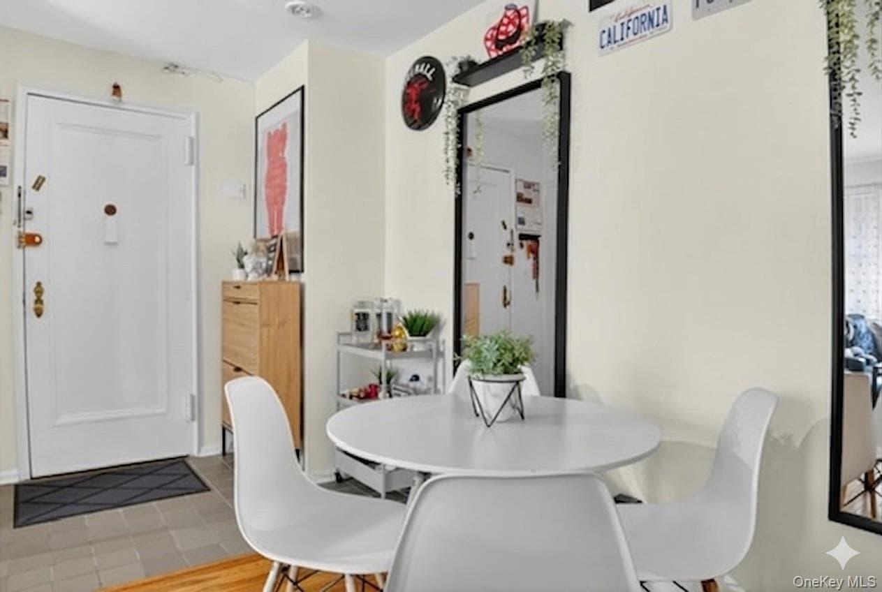 205 W Post Road Unit: E-1-O thumbnail 5