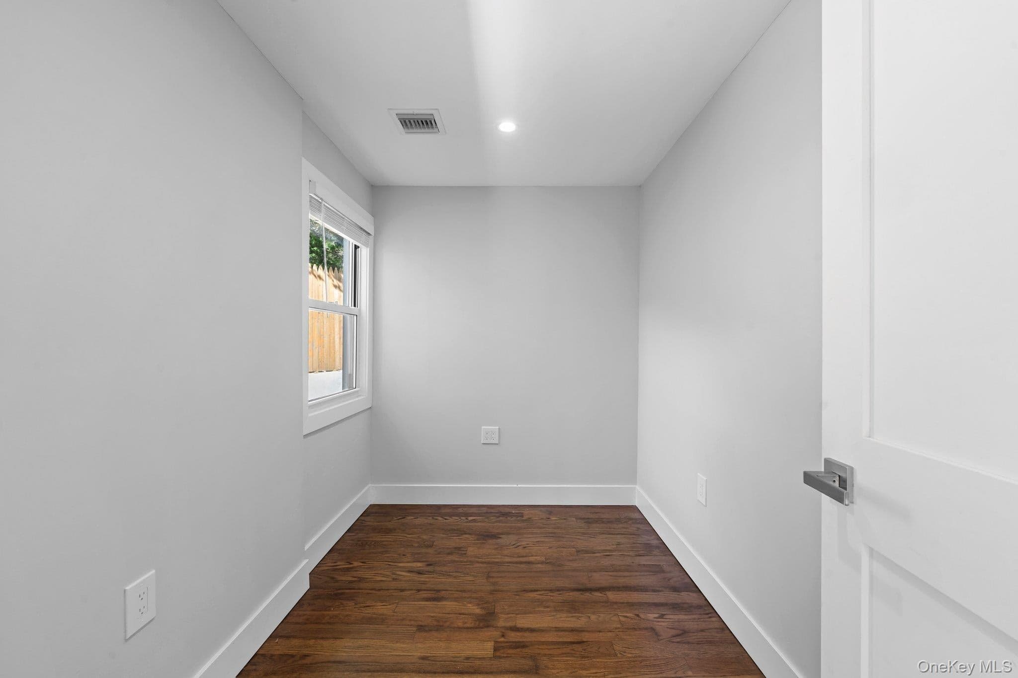 21-23 West Drive thumbnail 16