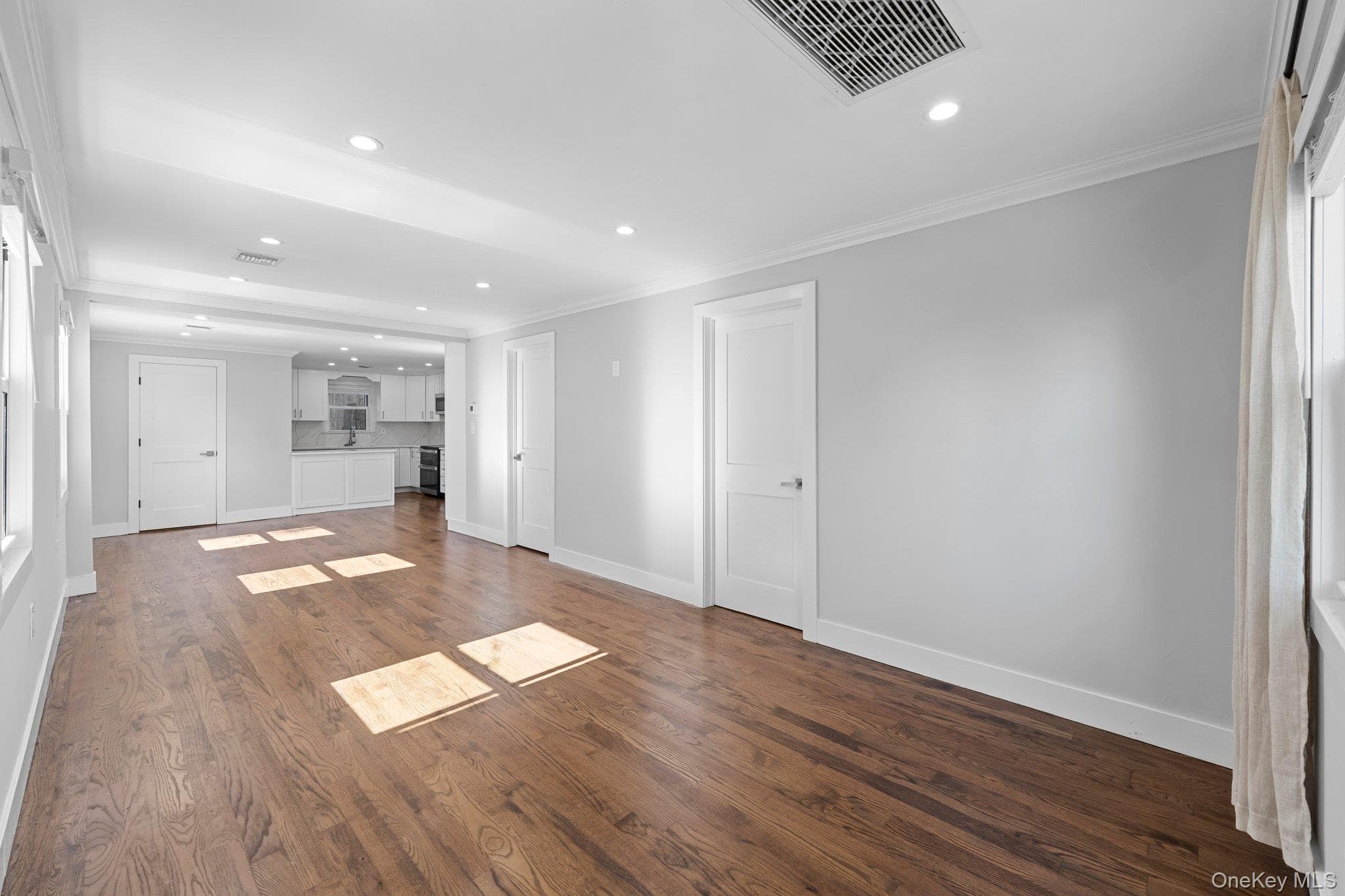 21-23 West Drive thumbnail 6