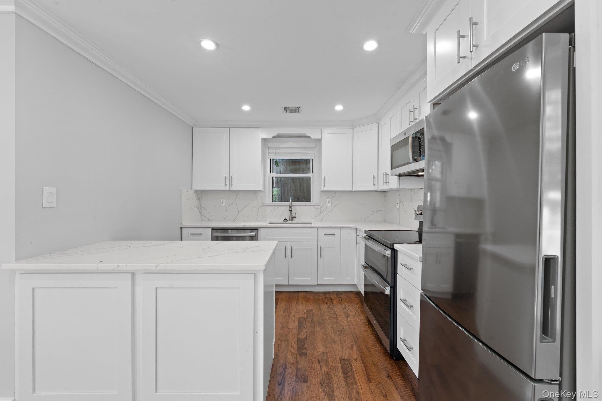 21-23 West Drive thumbnail 9