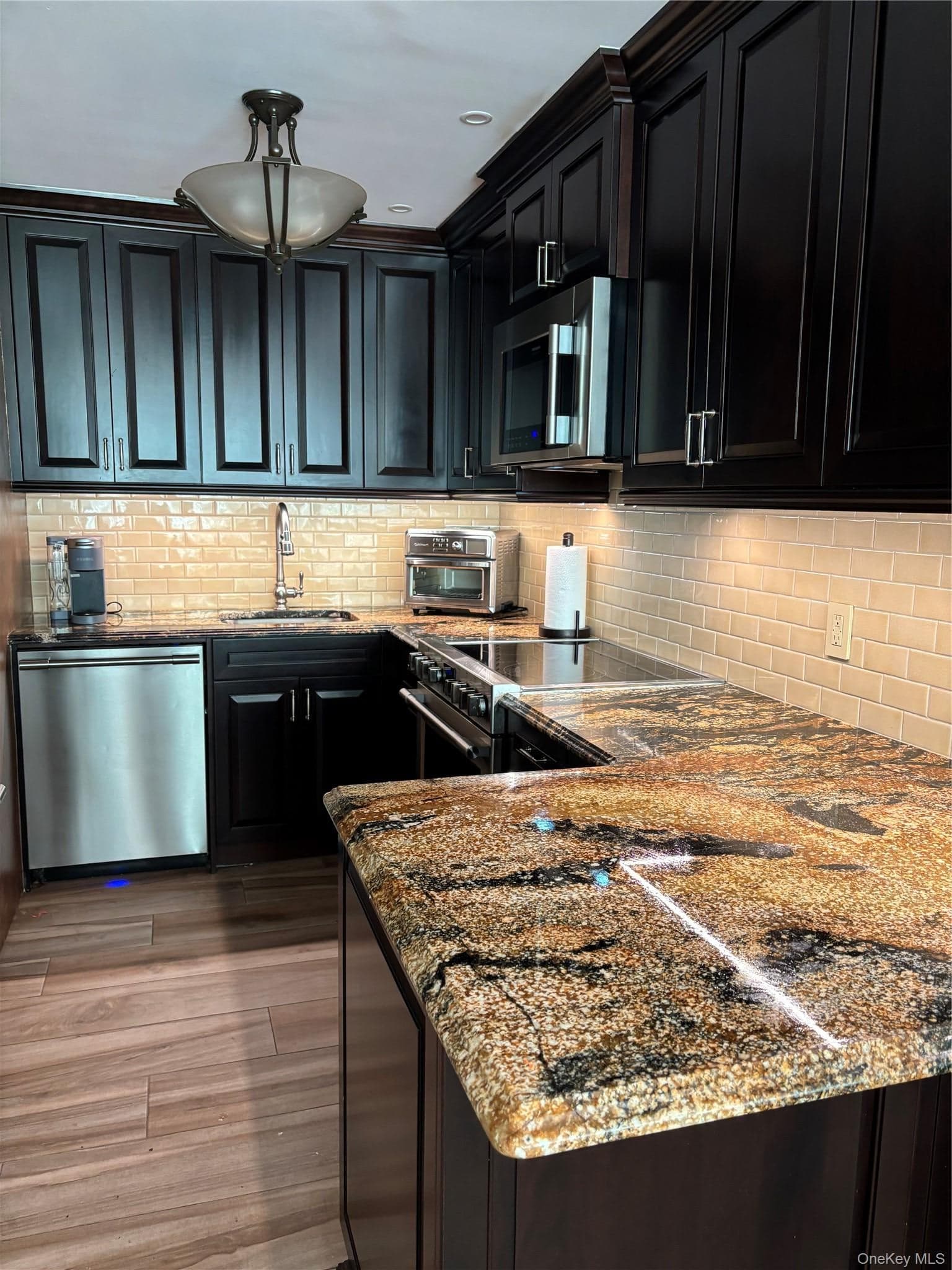 1024 166 st 166 St ST Unit: 6b thumbnail 2