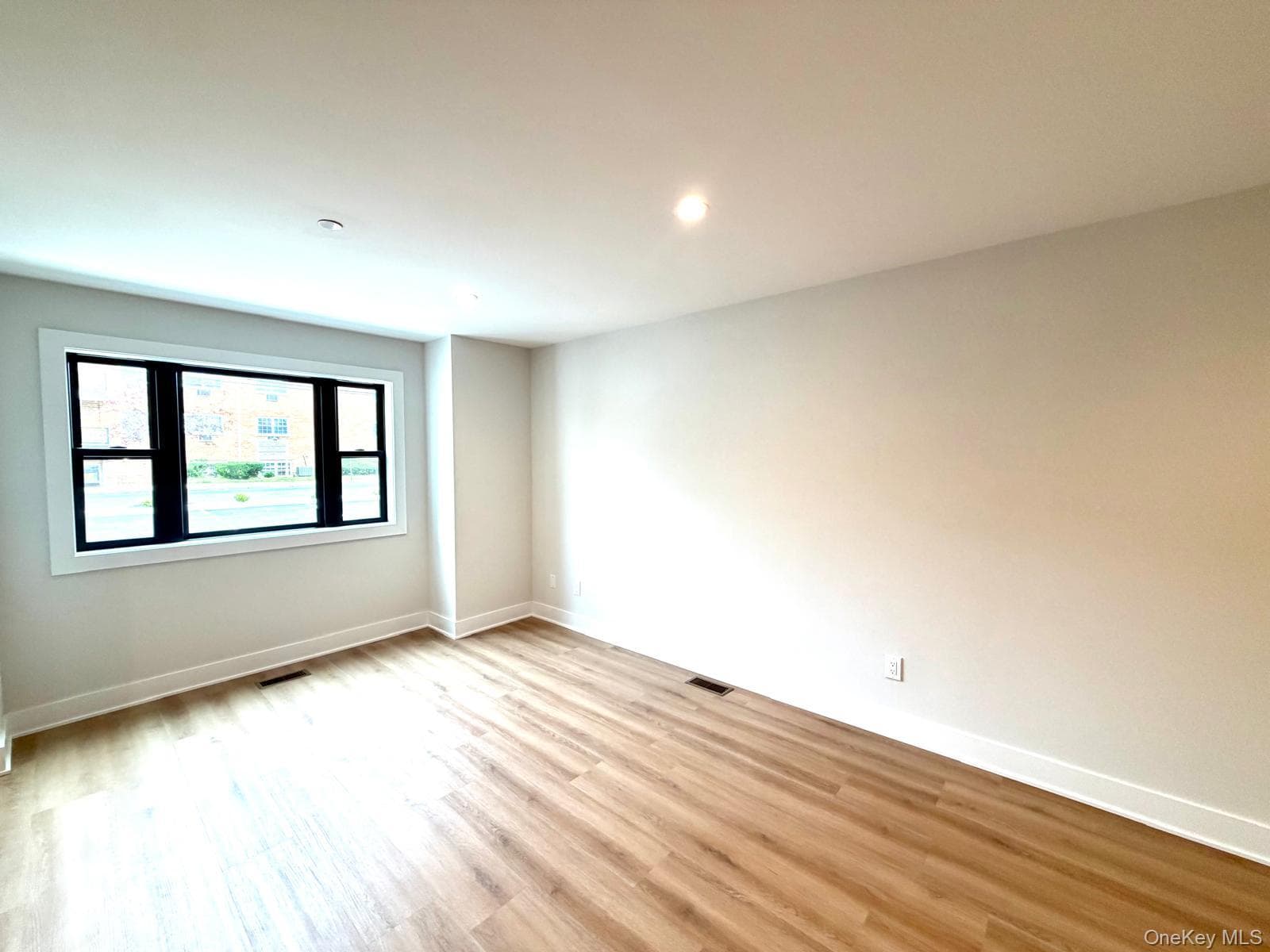 161 Union Avenue Unit: 5 thumbnail 3
