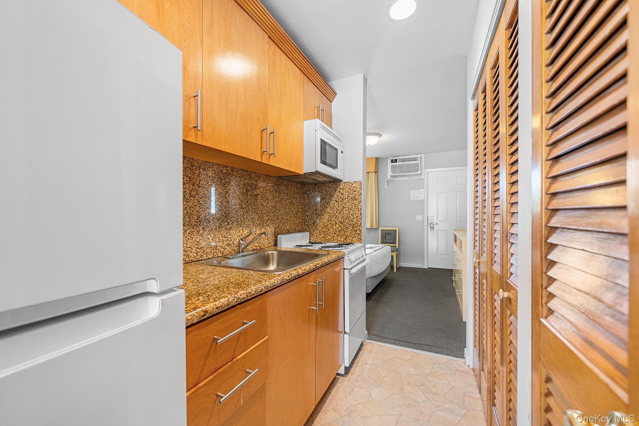 131 S Emerson Avenue Unit: 235 thumbnail 4