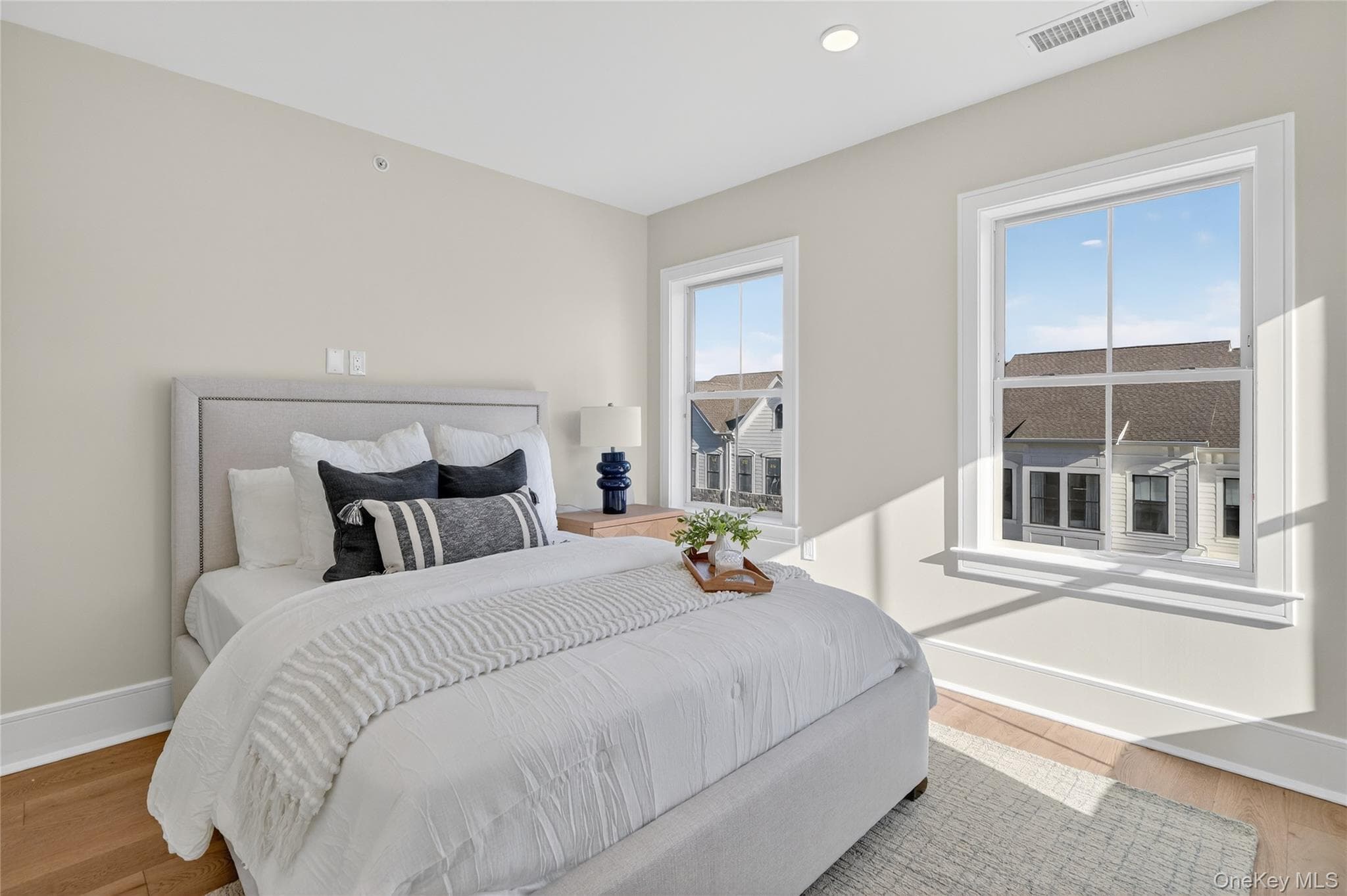 1811 Soundview Court thumbnail 23
