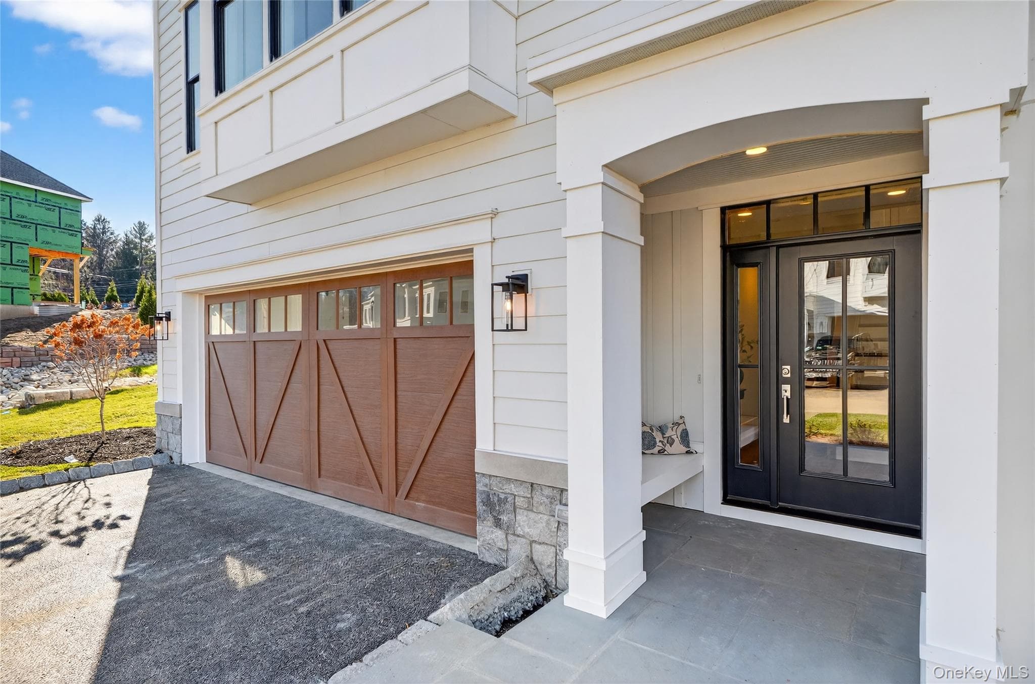 1811 Soundview Court thumbnail 3