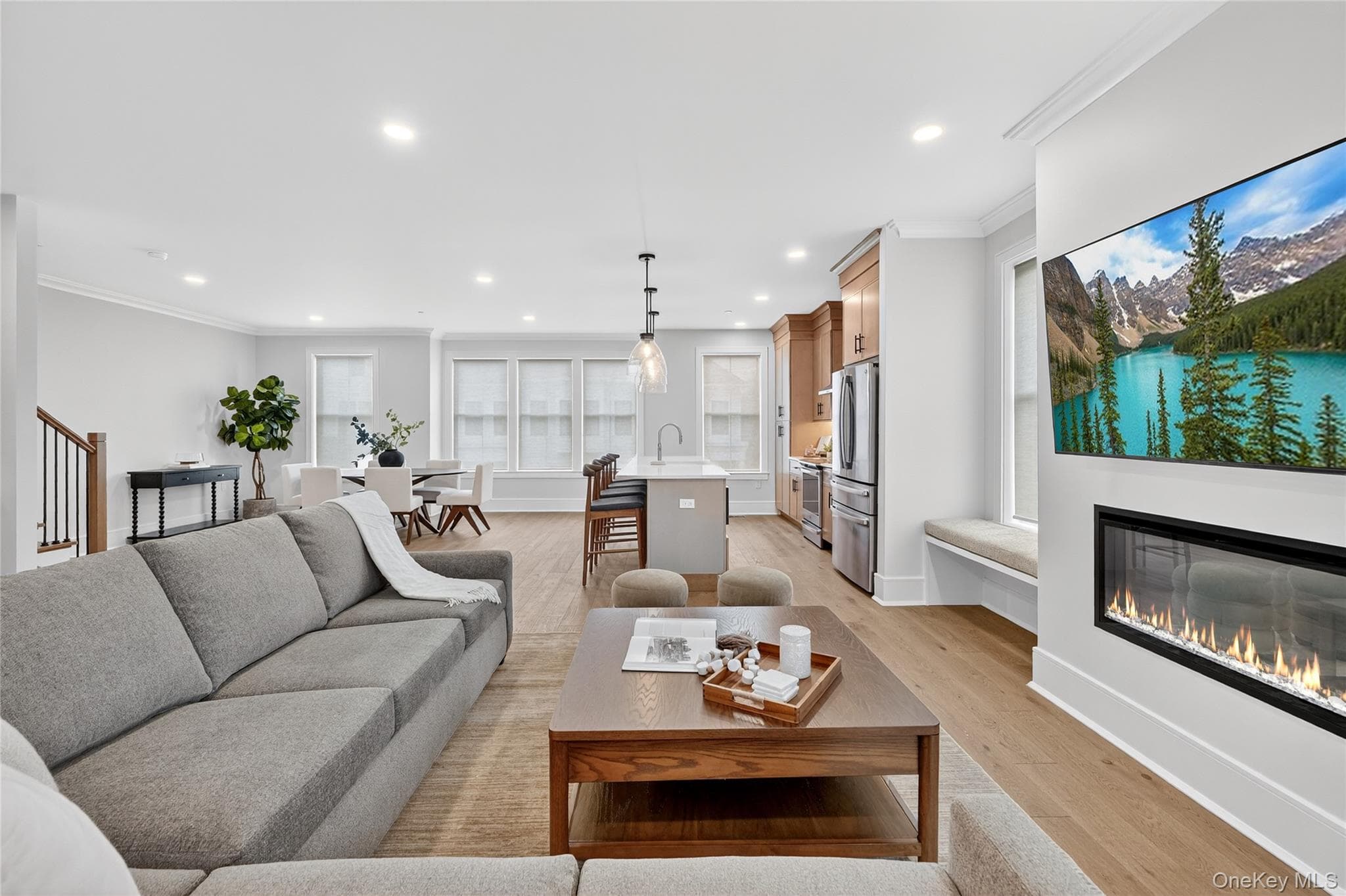 1811 Soundview Court thumbnail 10