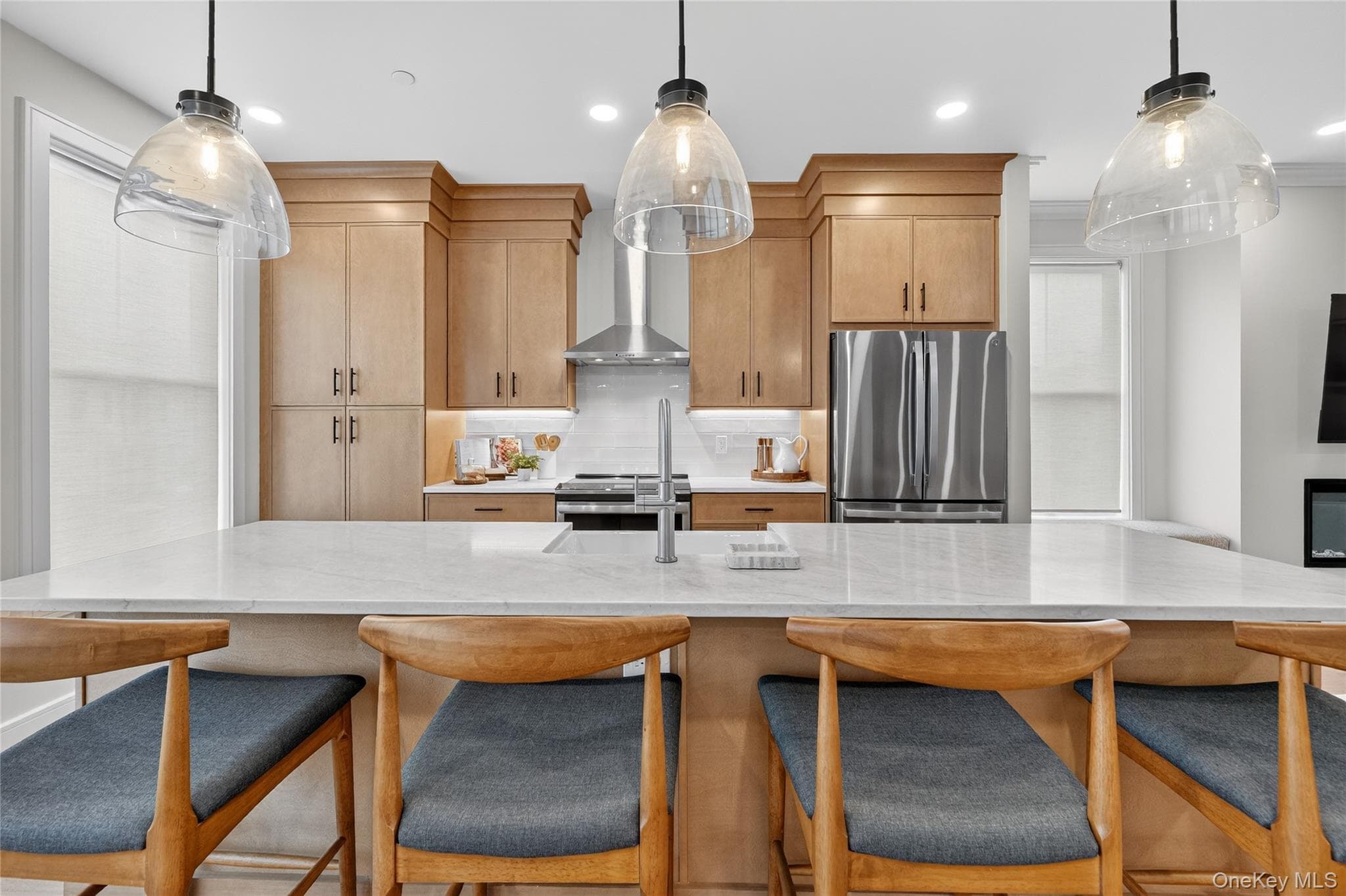 1811 Soundview Court thumbnail 4