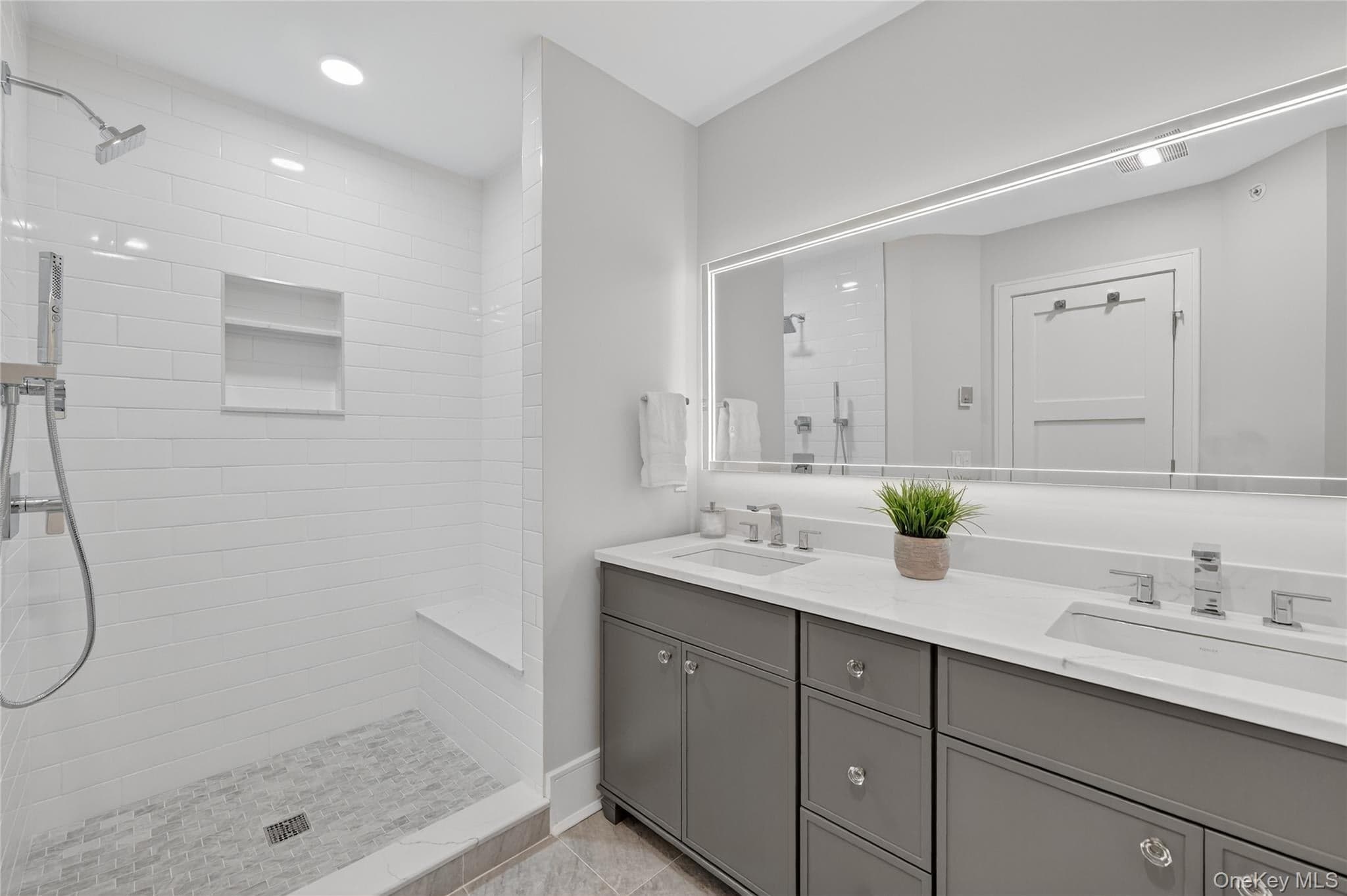 1811 Soundview Court thumbnail 19