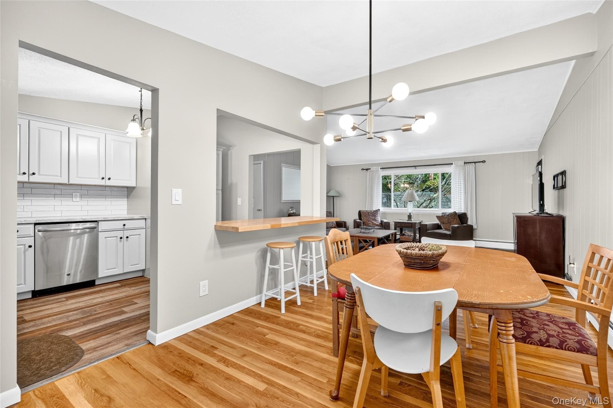 23 Howard Avenue thumbnail 13
