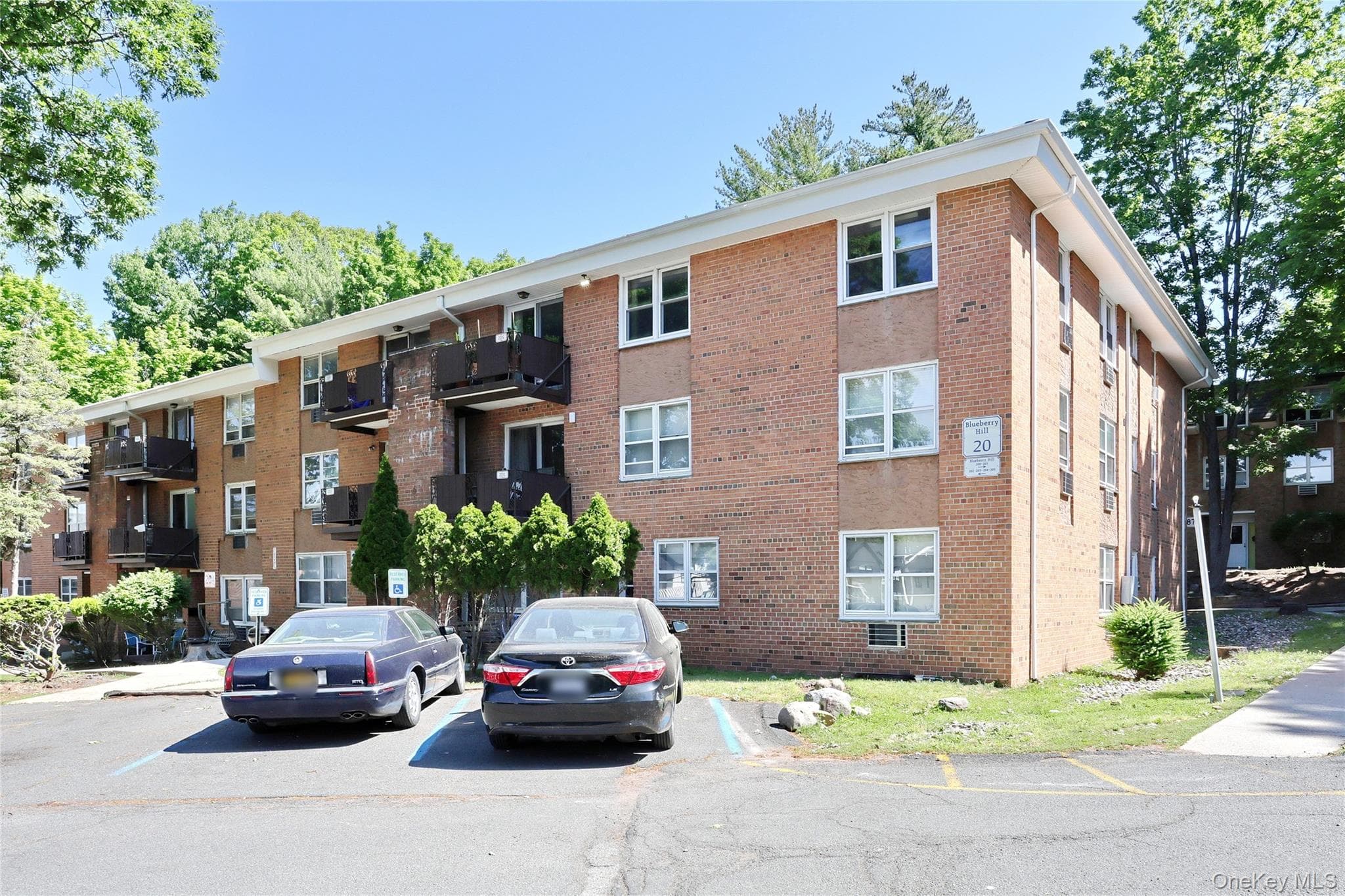 202 Kearsing Parkway thumbnail 2