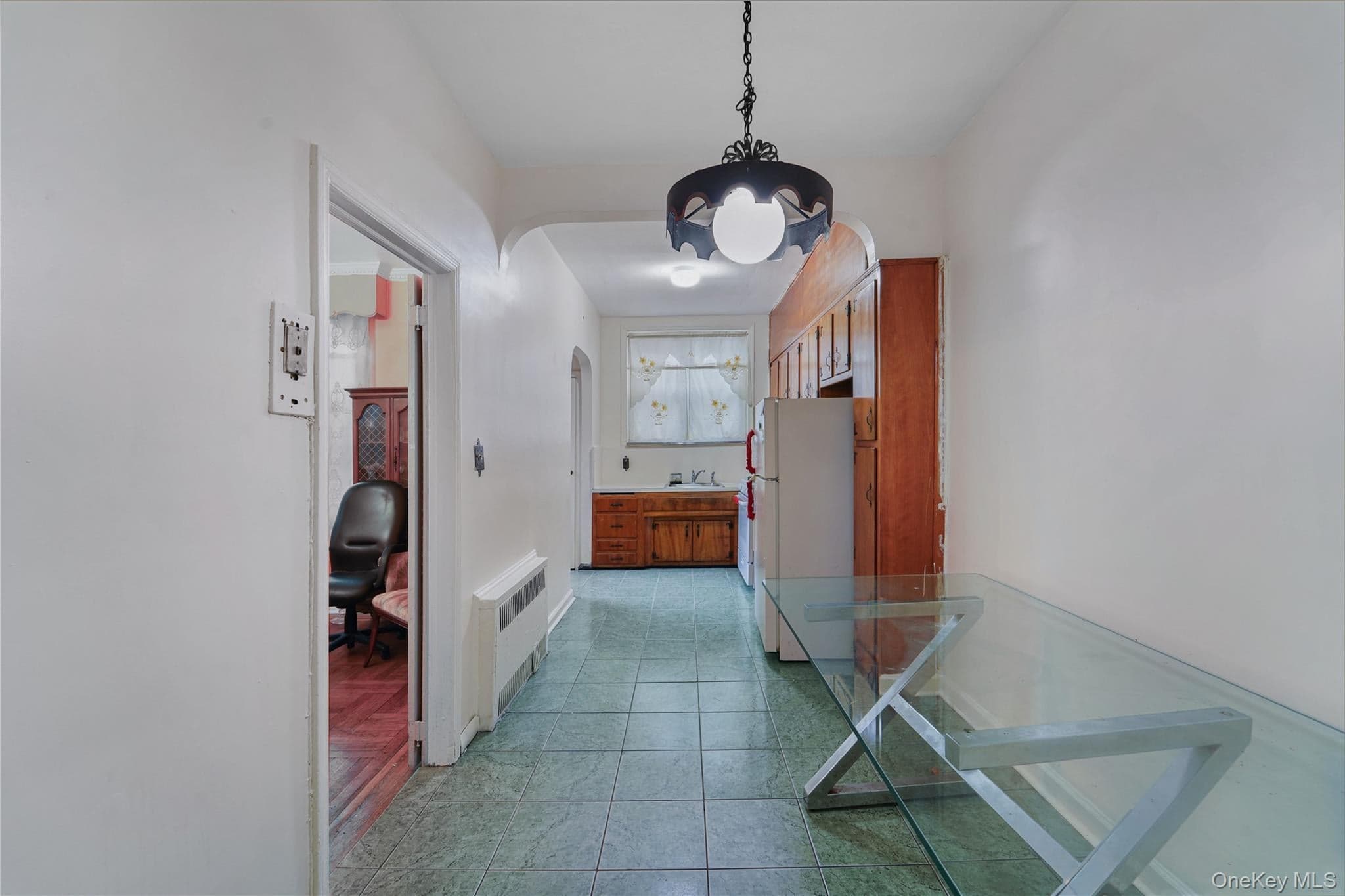 1402 E 37th Street thumbnail 7