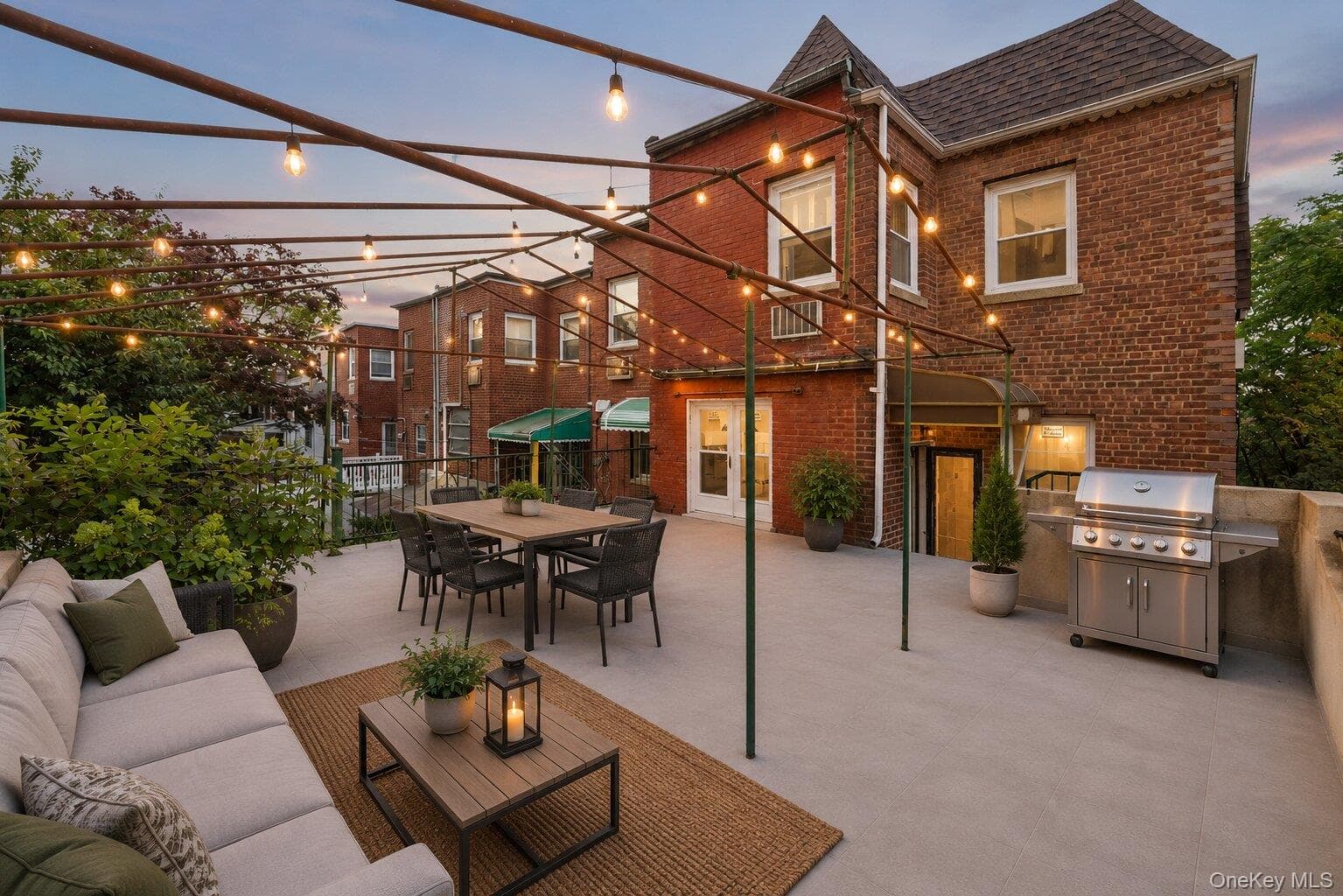 1402 E 37th Street thumbnail 13