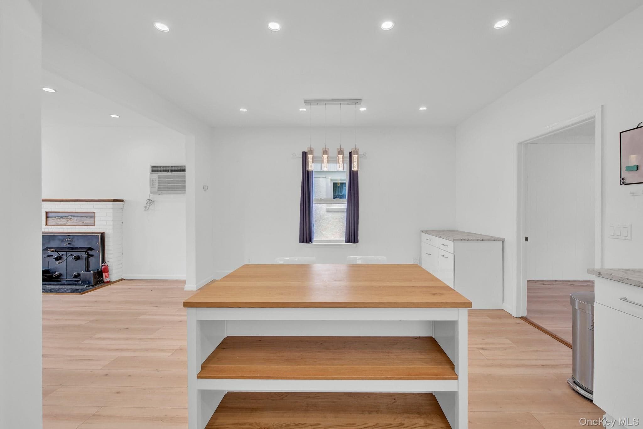339 W Fulton Street thumbnail 10