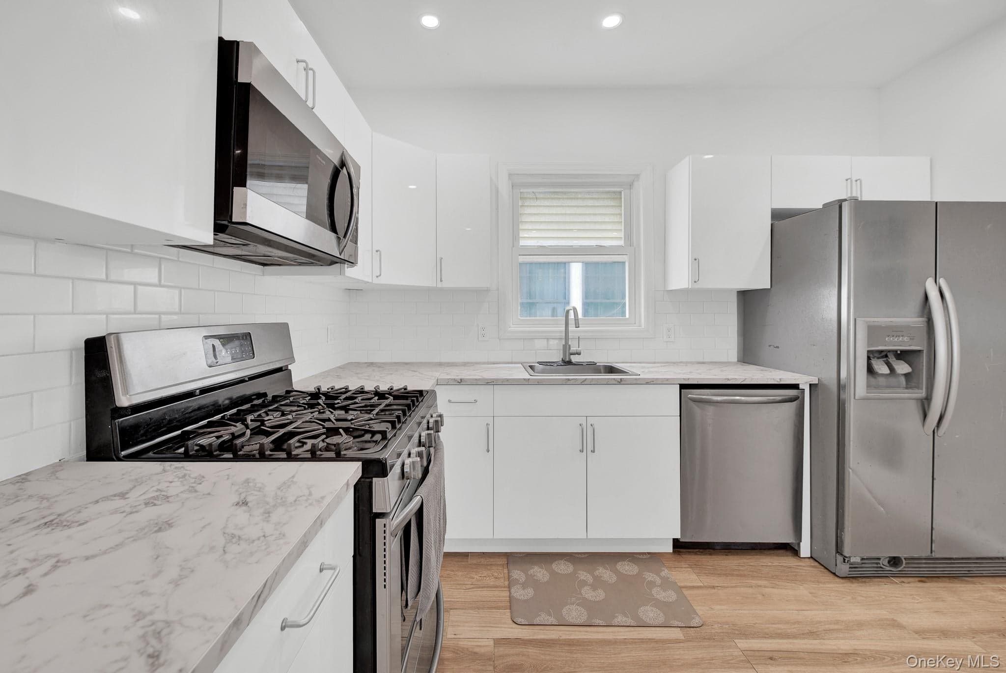 339 W Fulton Street thumbnail 11