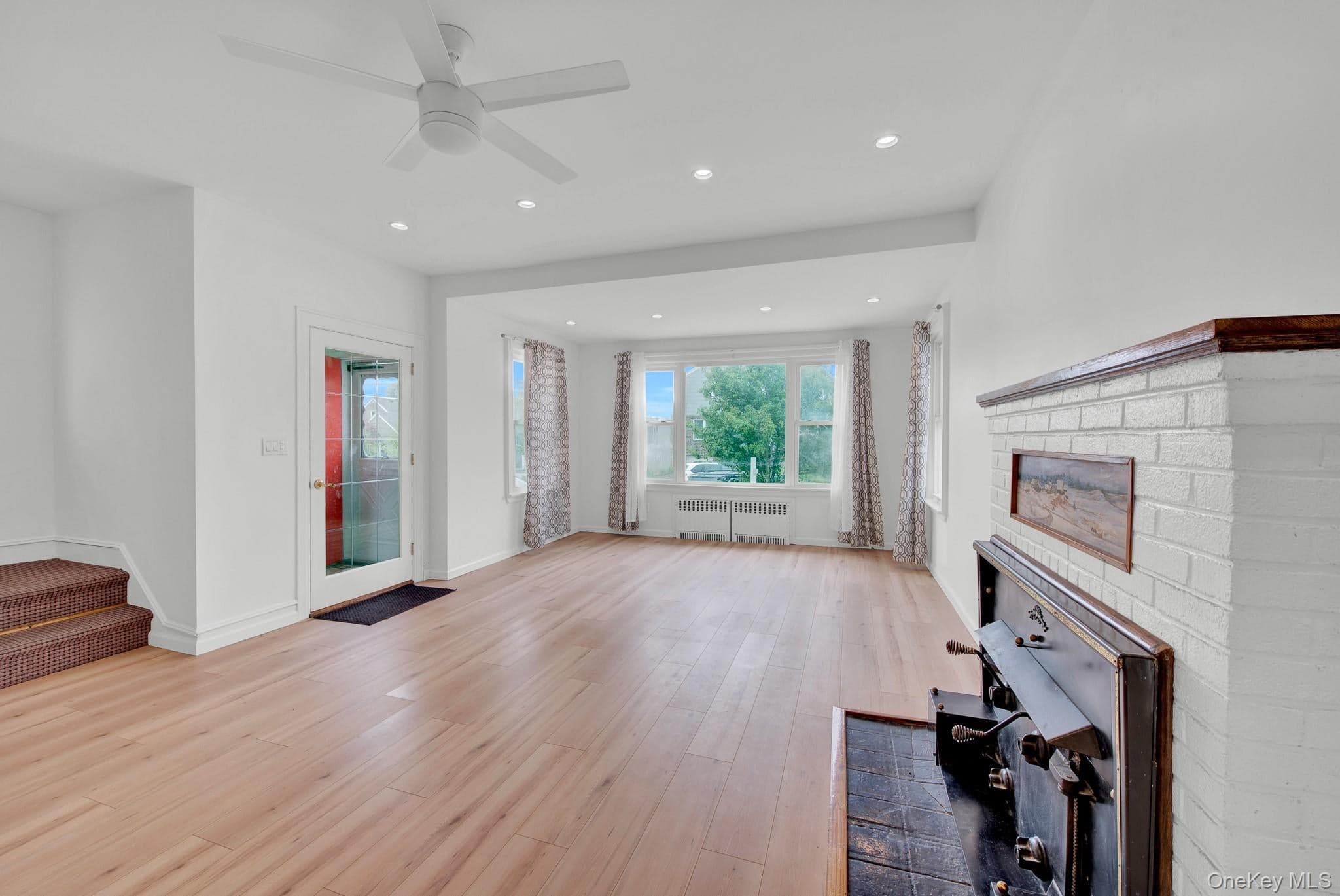 339 W Fulton Street thumbnail 5