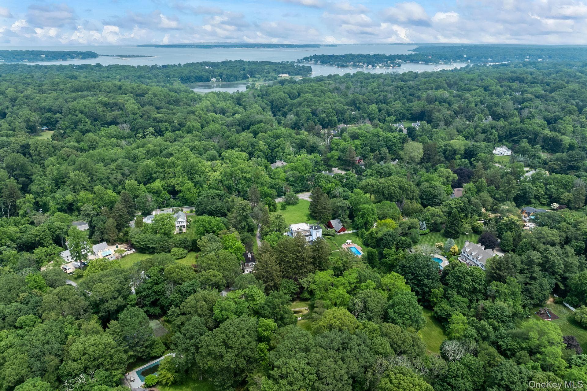 383 W Neck Road thumbnail 39