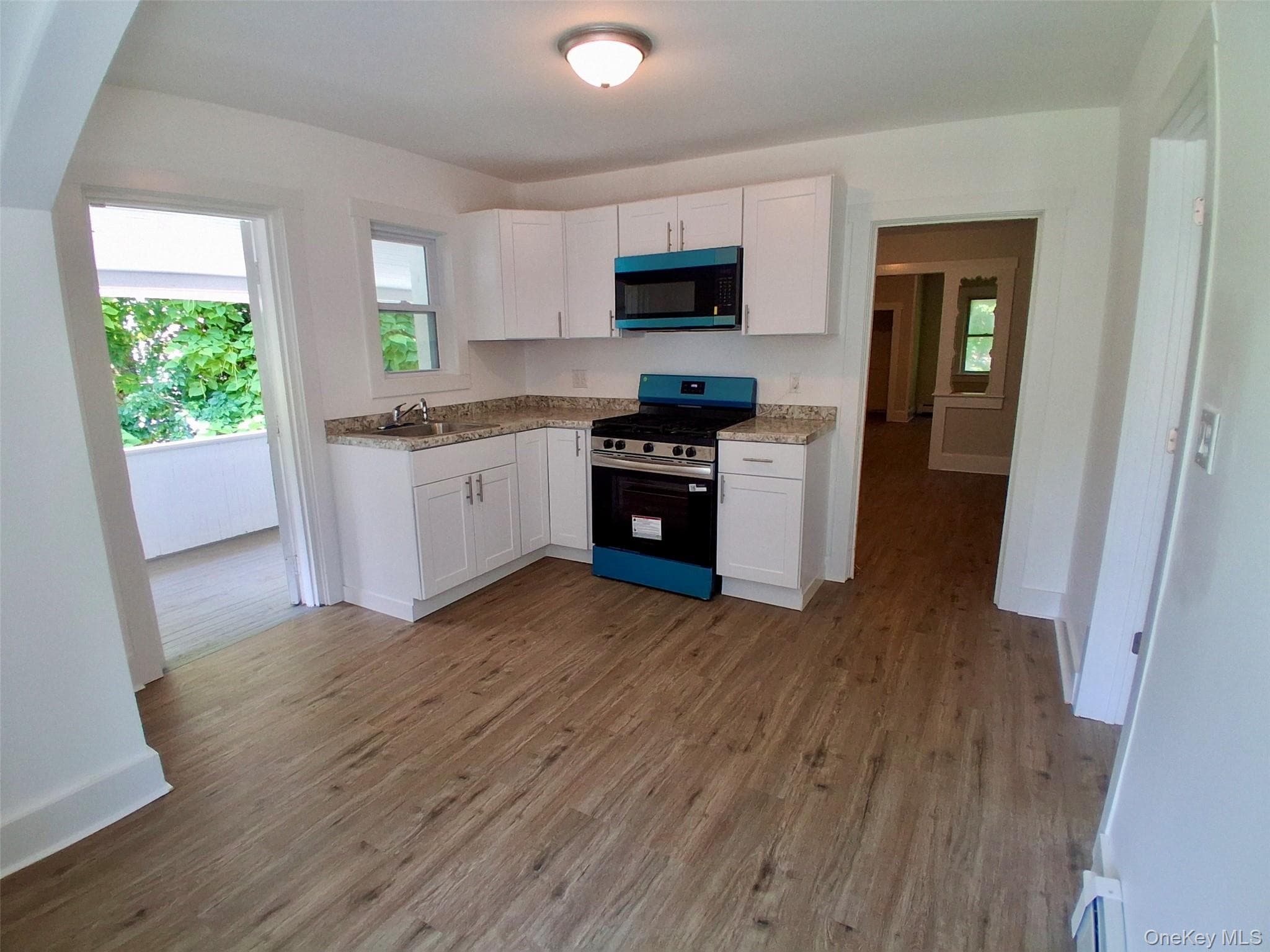 215 Maple Avenue thumbnail 14