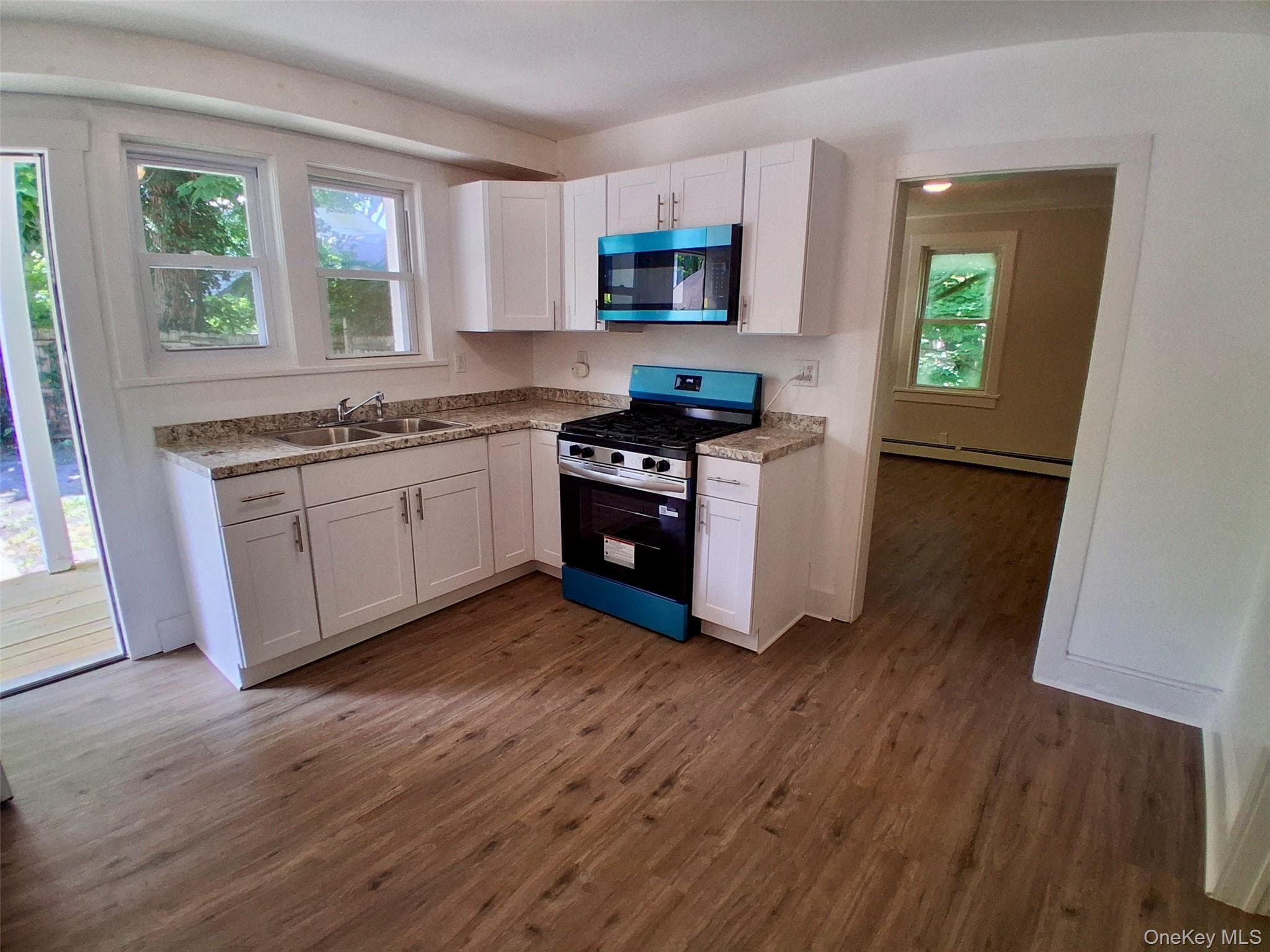 215 Maple Avenue thumbnail 3