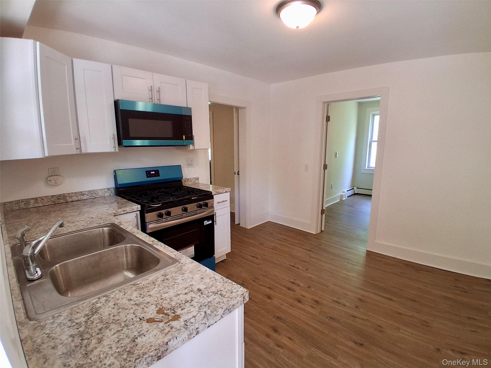 215 Maple Avenue thumbnail 4