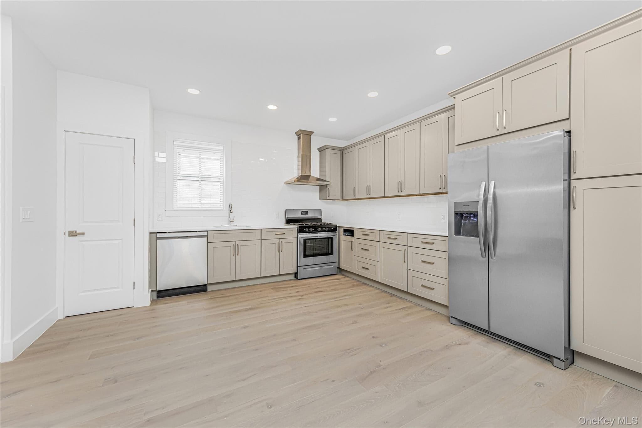 6140 Delafield Avenue thumbnail 5