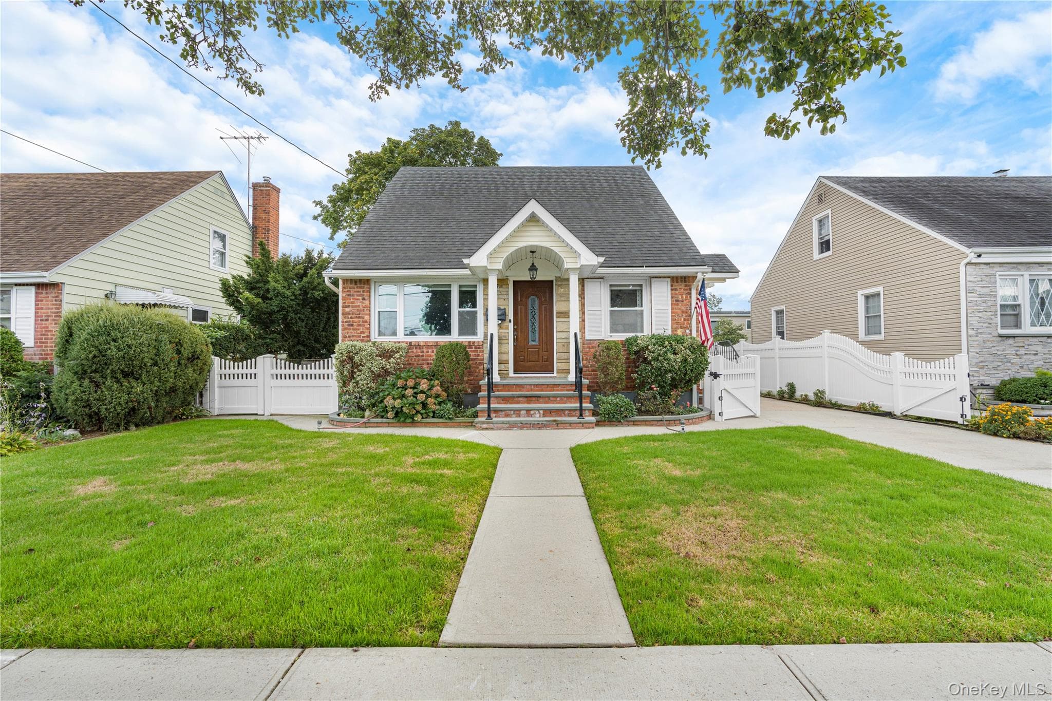 159 Raff Avenue photo 1