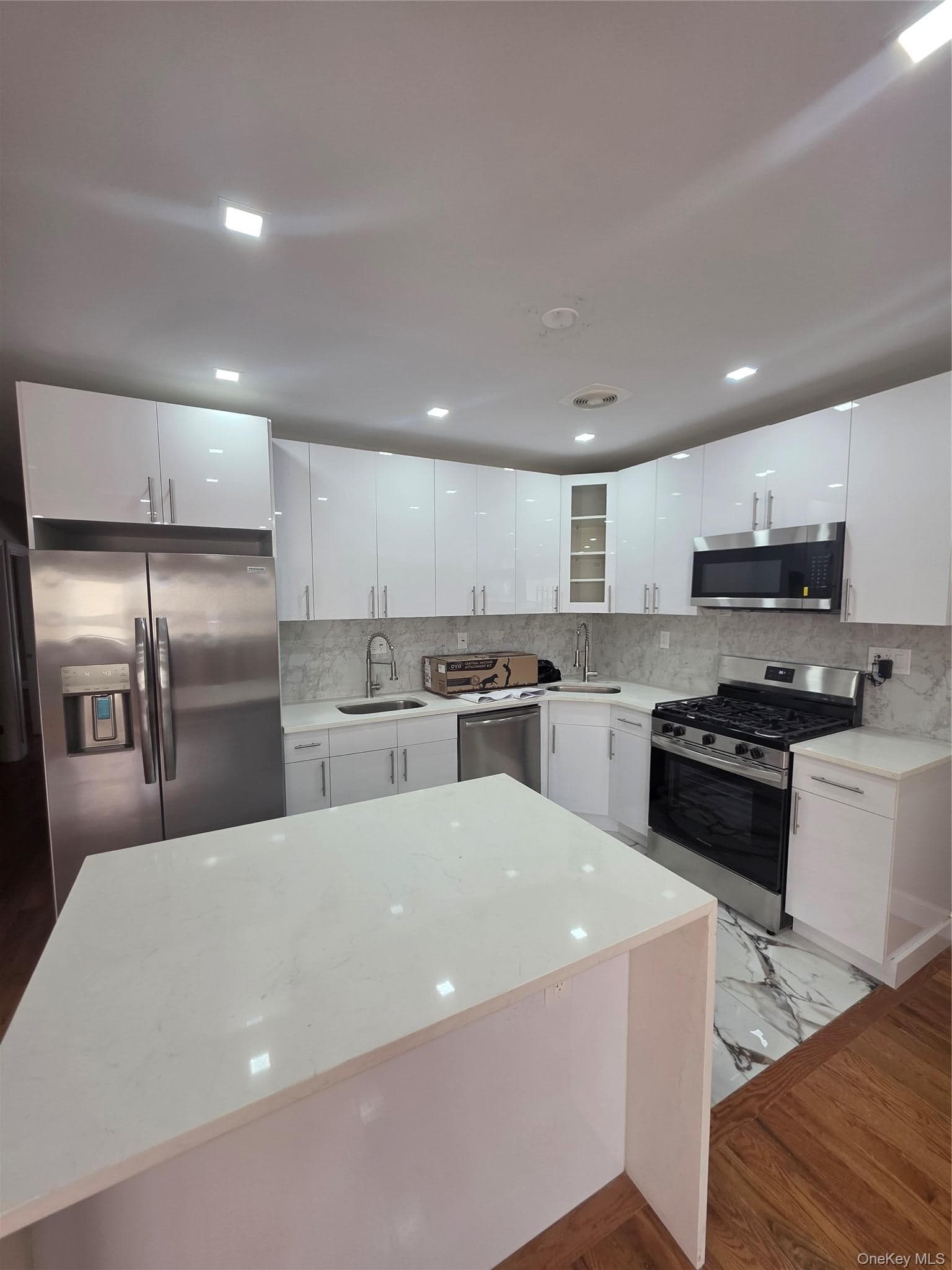 1724 New Haven Avenue thumbnail 9
