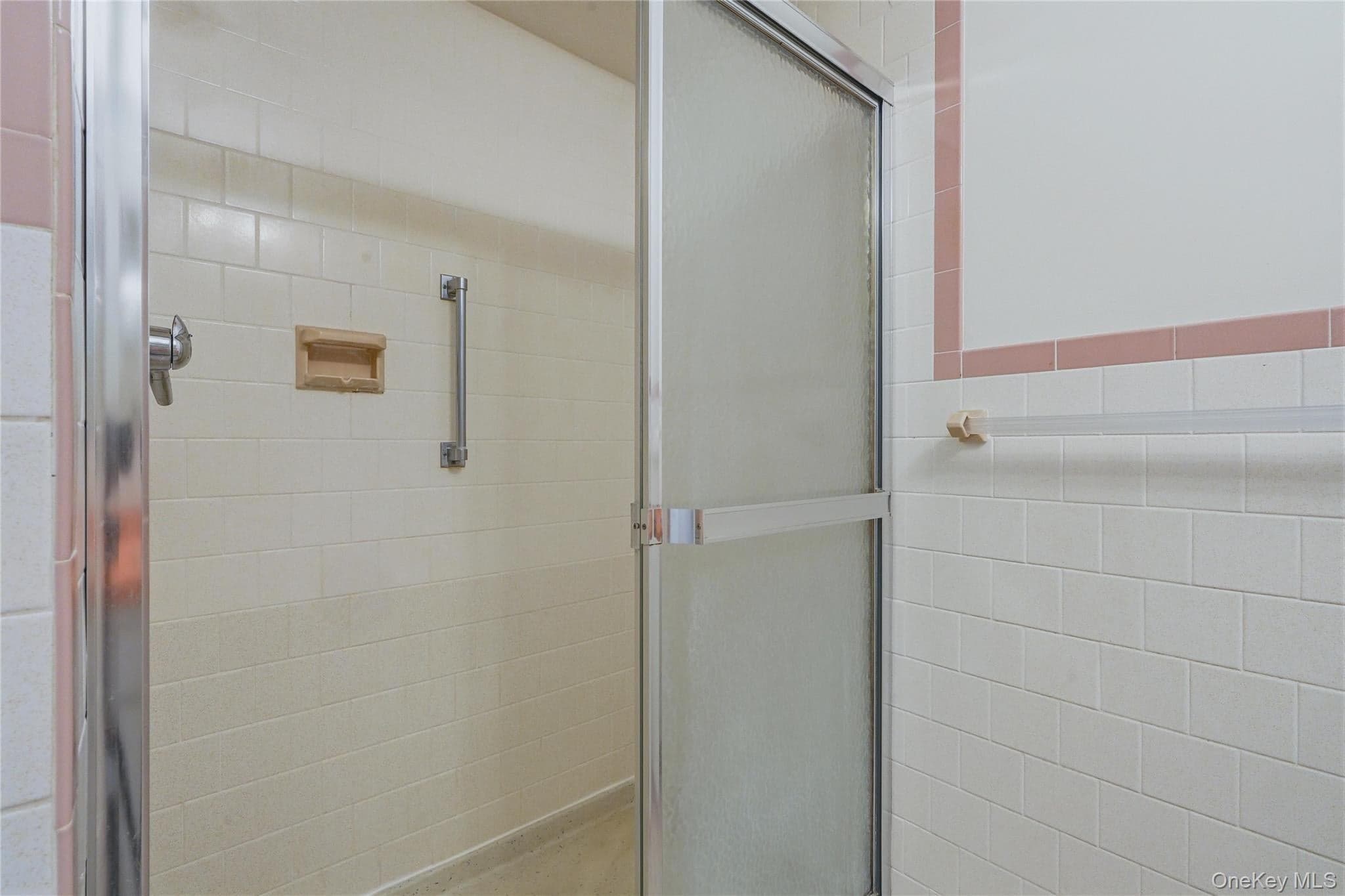 2320 Glasco Turnpike thumbnail 38