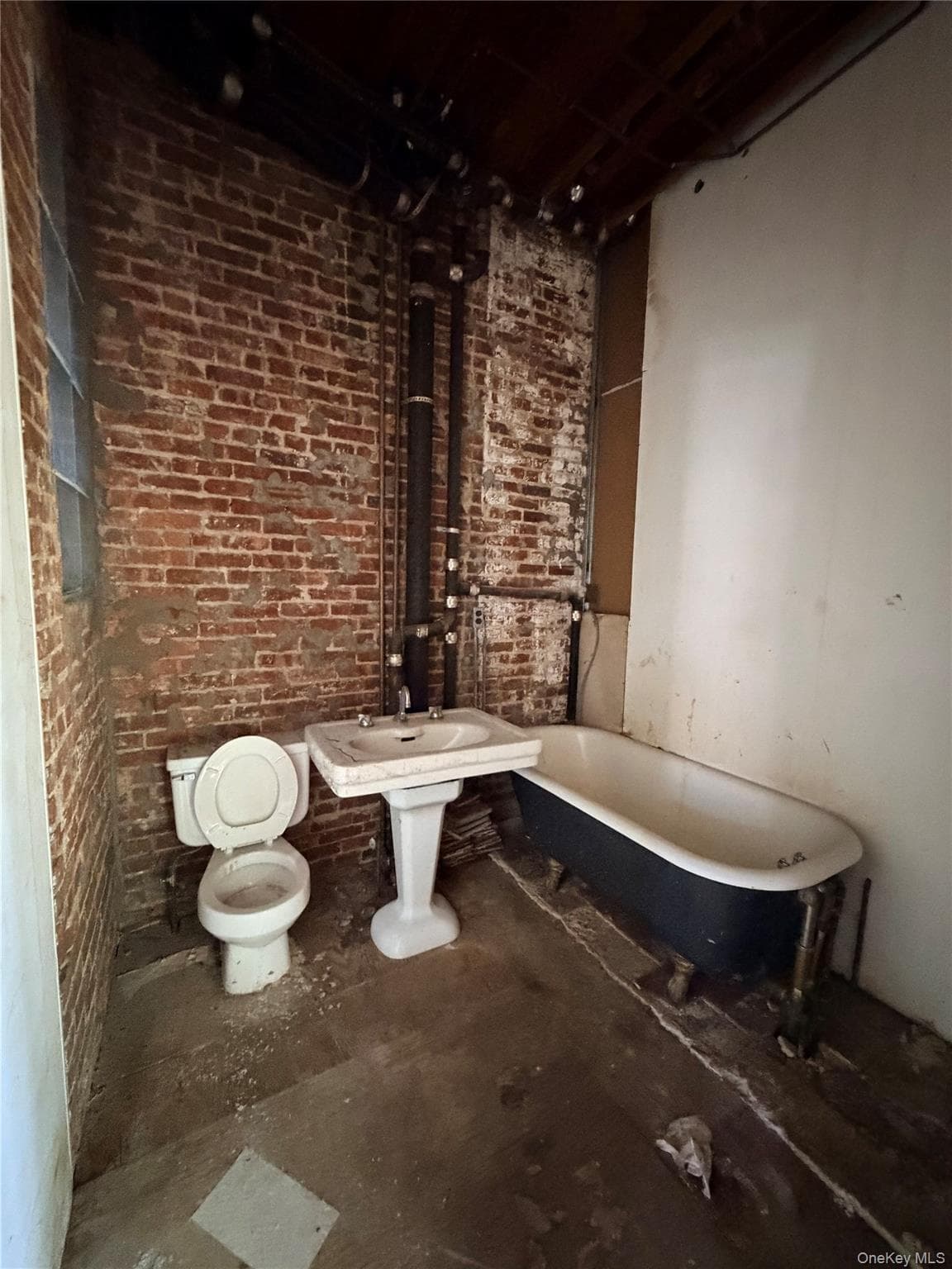 1510 Bryant Avenue thumbnail 4