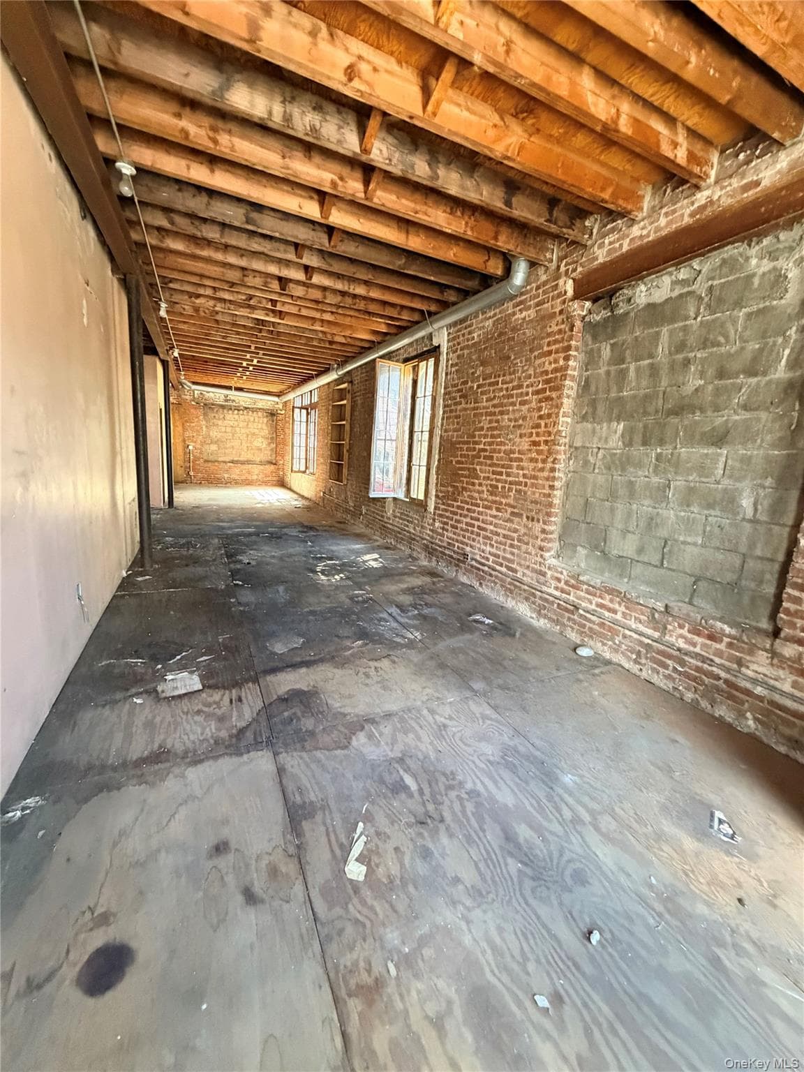1510 Bryant Avenue thumbnail 2