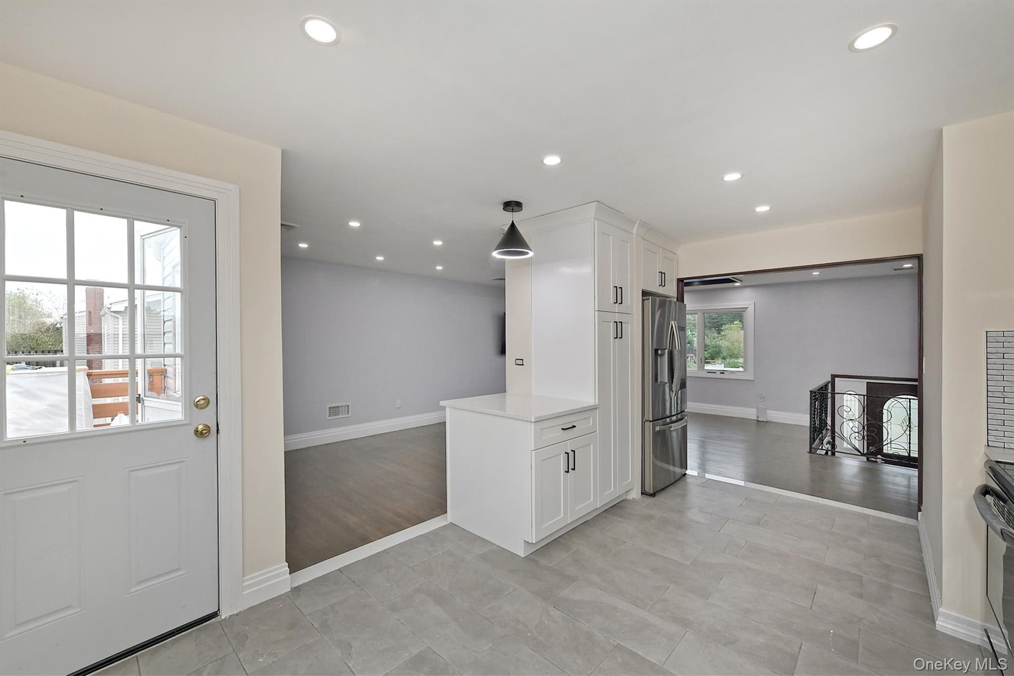 105 N Lewis Avenue thumbnail 19