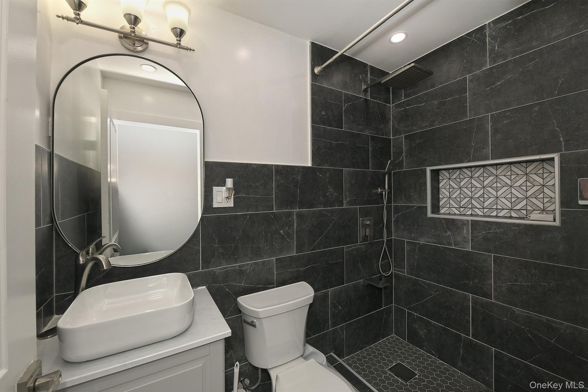 105 N Lewis Avenue thumbnail 26