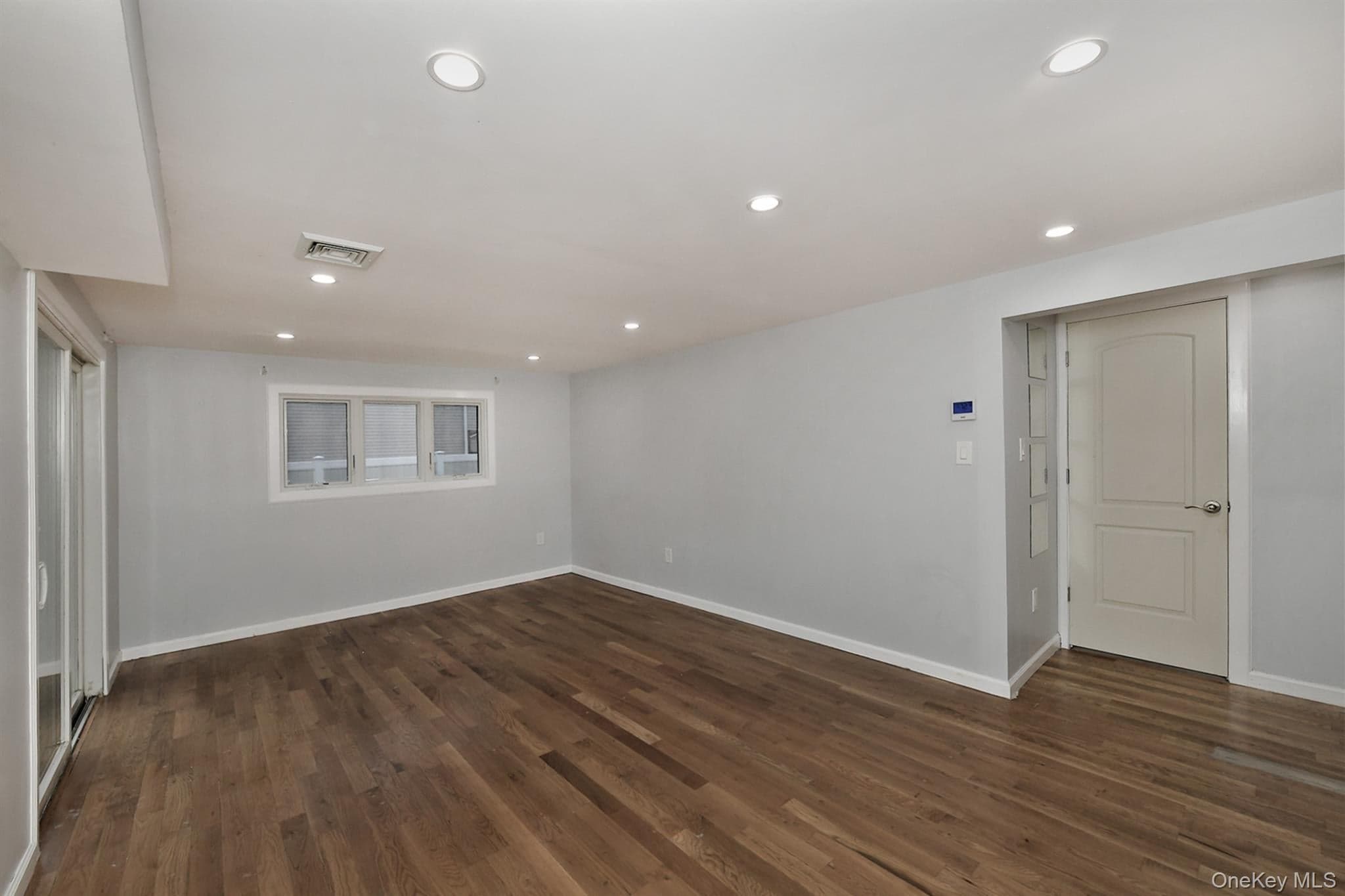 105 N Lewis Avenue thumbnail 30