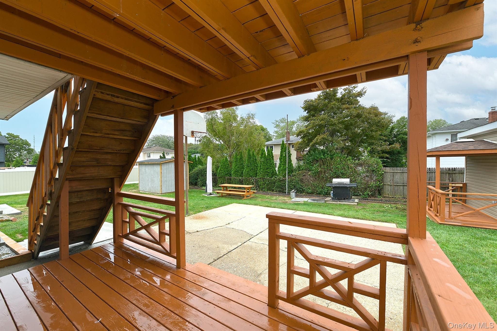 105 N Lewis Avenue thumbnail 32