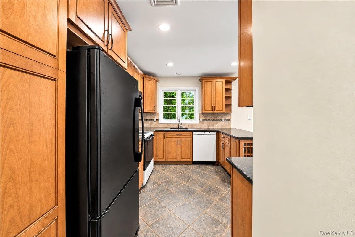 7 Meadowbrook Drive thumbnail 9