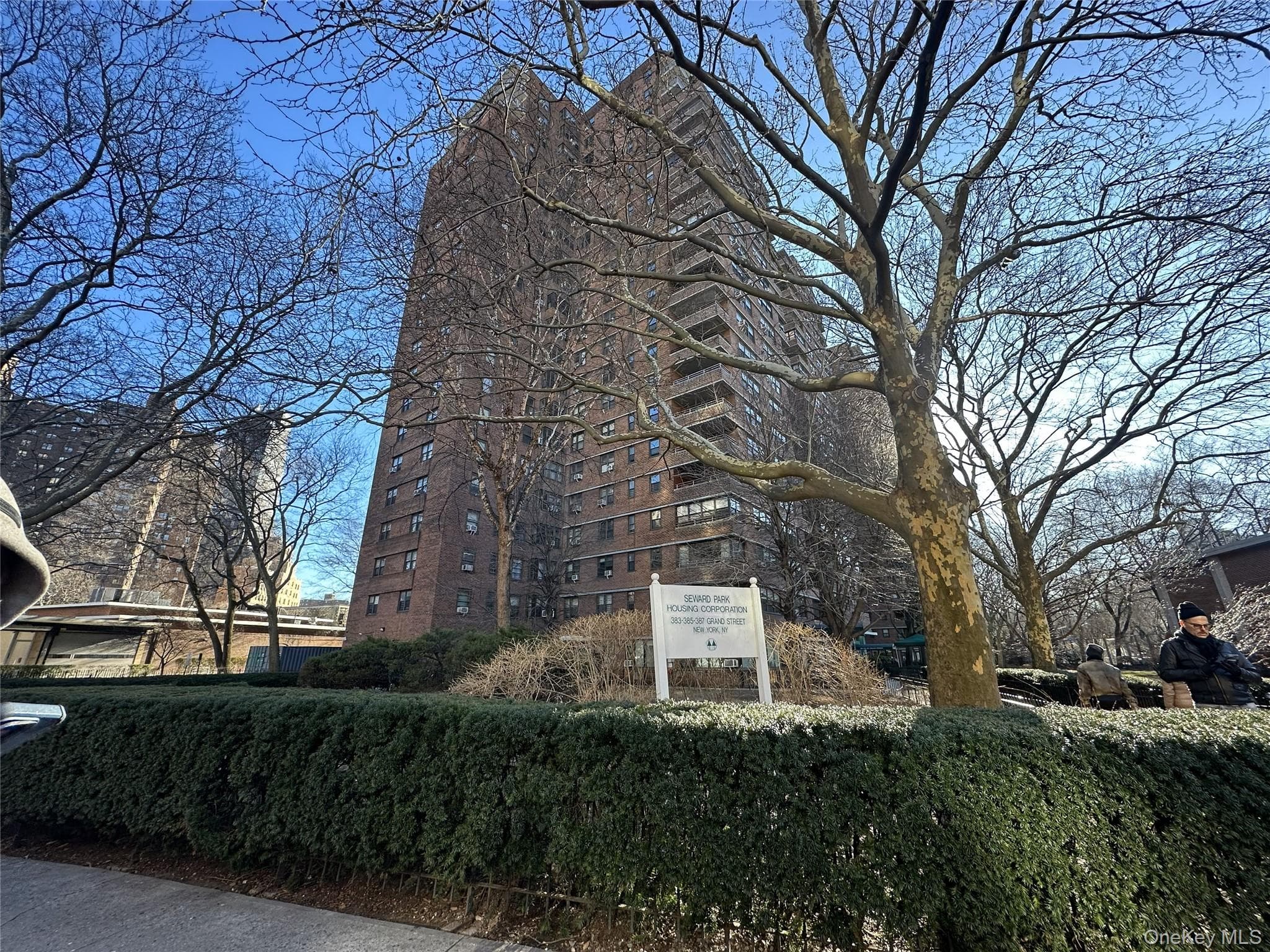 385 Grand Street Unit: L904 thumbnail 3