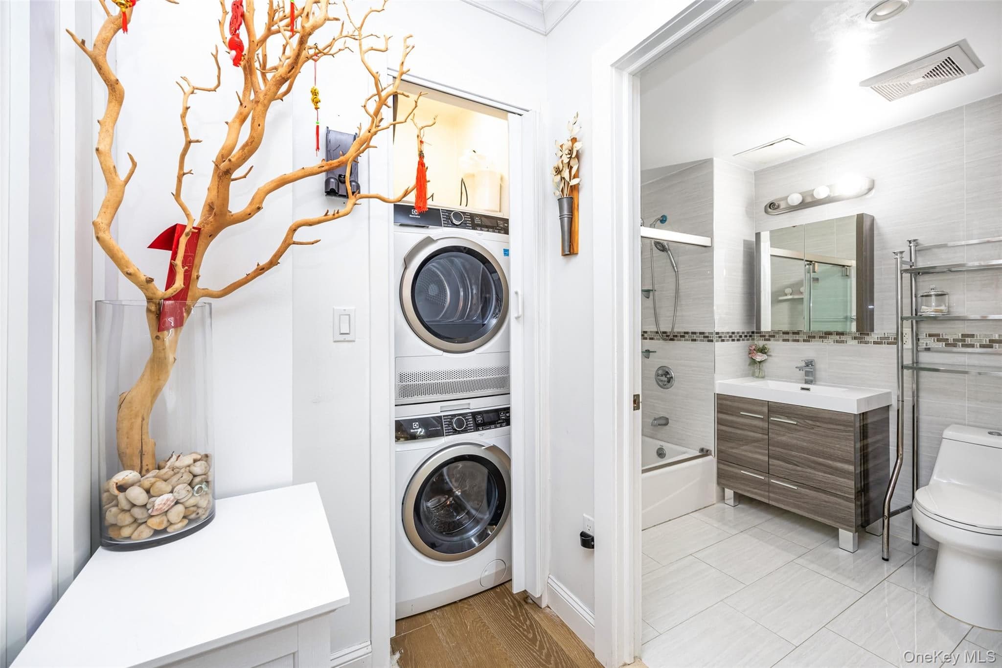 13620 Booth Memorial Avenue Unit: 2A thumbnail 9