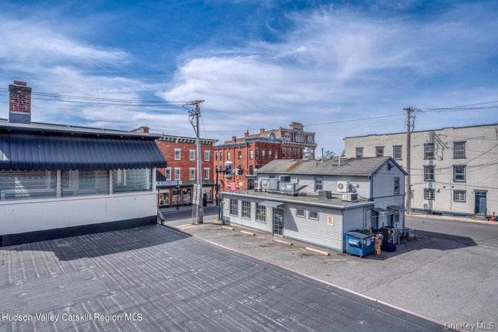 211 Main Street thumbnail 34