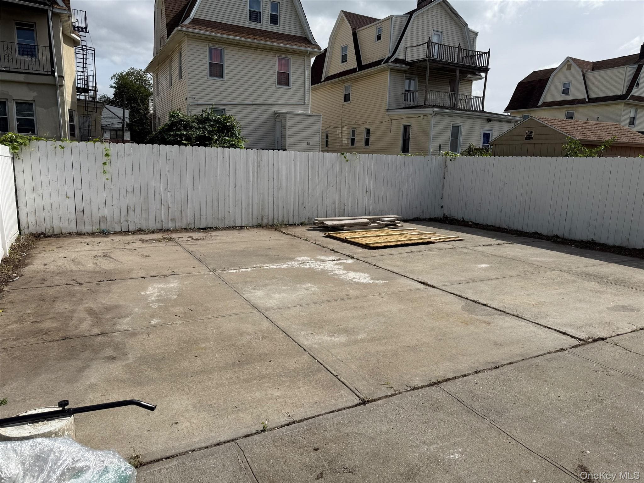 540 Beach 67th Street thumbnail 17