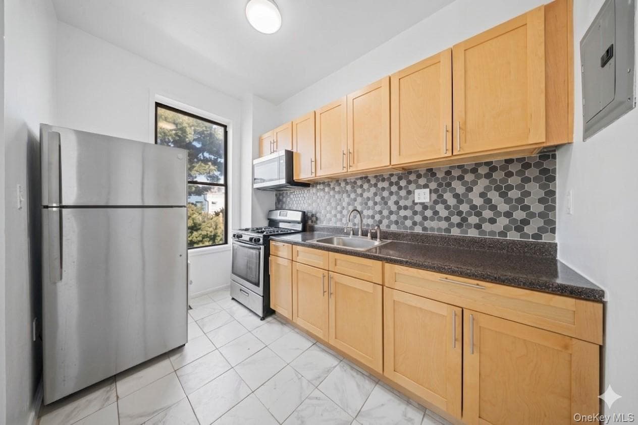 1207 Hancock Street thumbnail 17