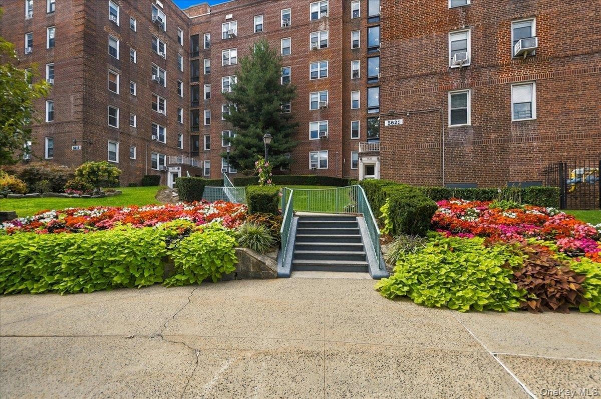5621 Netherland Avenue Unit: 3D thumbnail 14