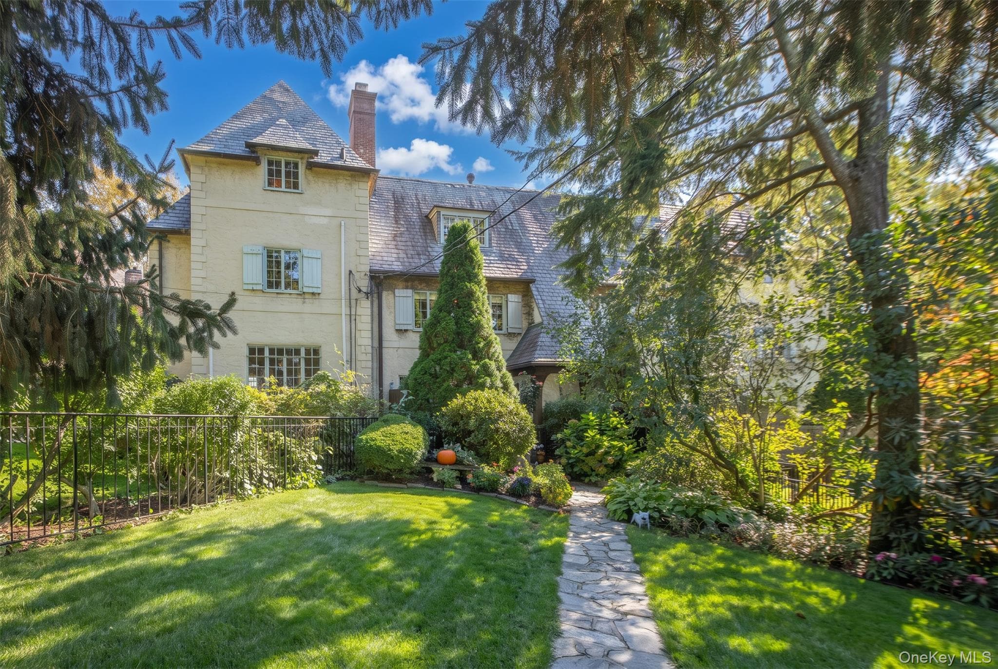 22 Normandy Terrace, Bronxville