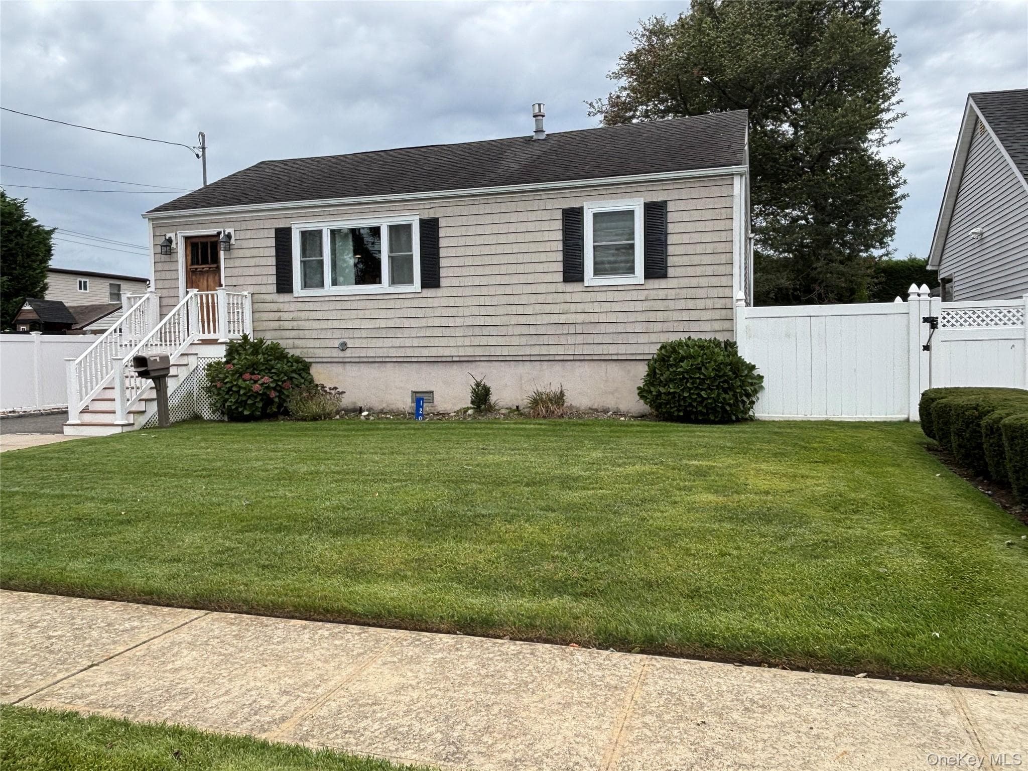 120 Lincoln Place thumbnail 2