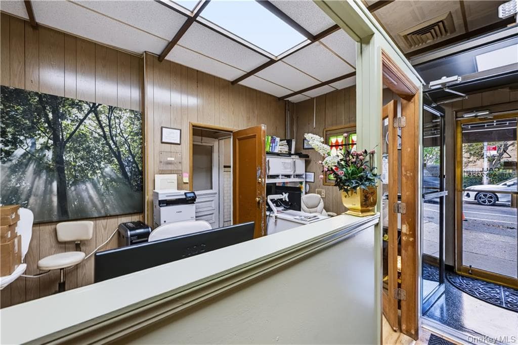 58-34 Catalpa Avenue thumbnail 9