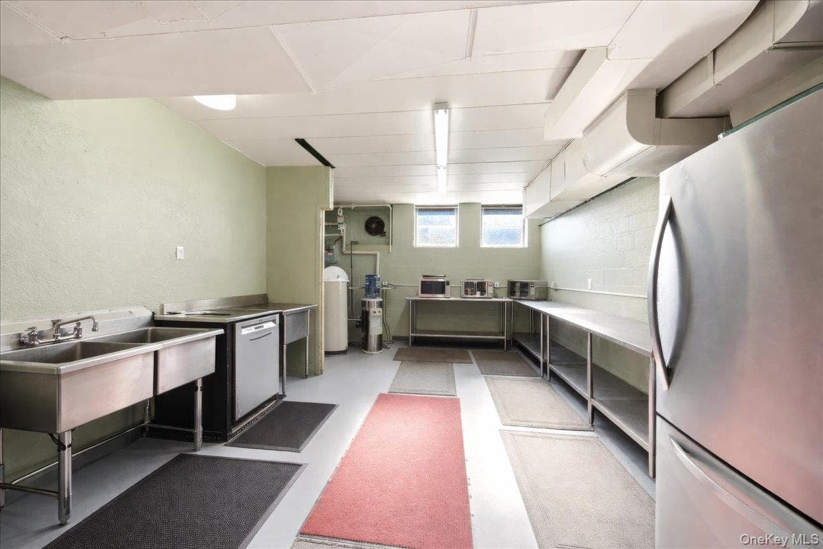 228 N Washington Street thumbnail 19