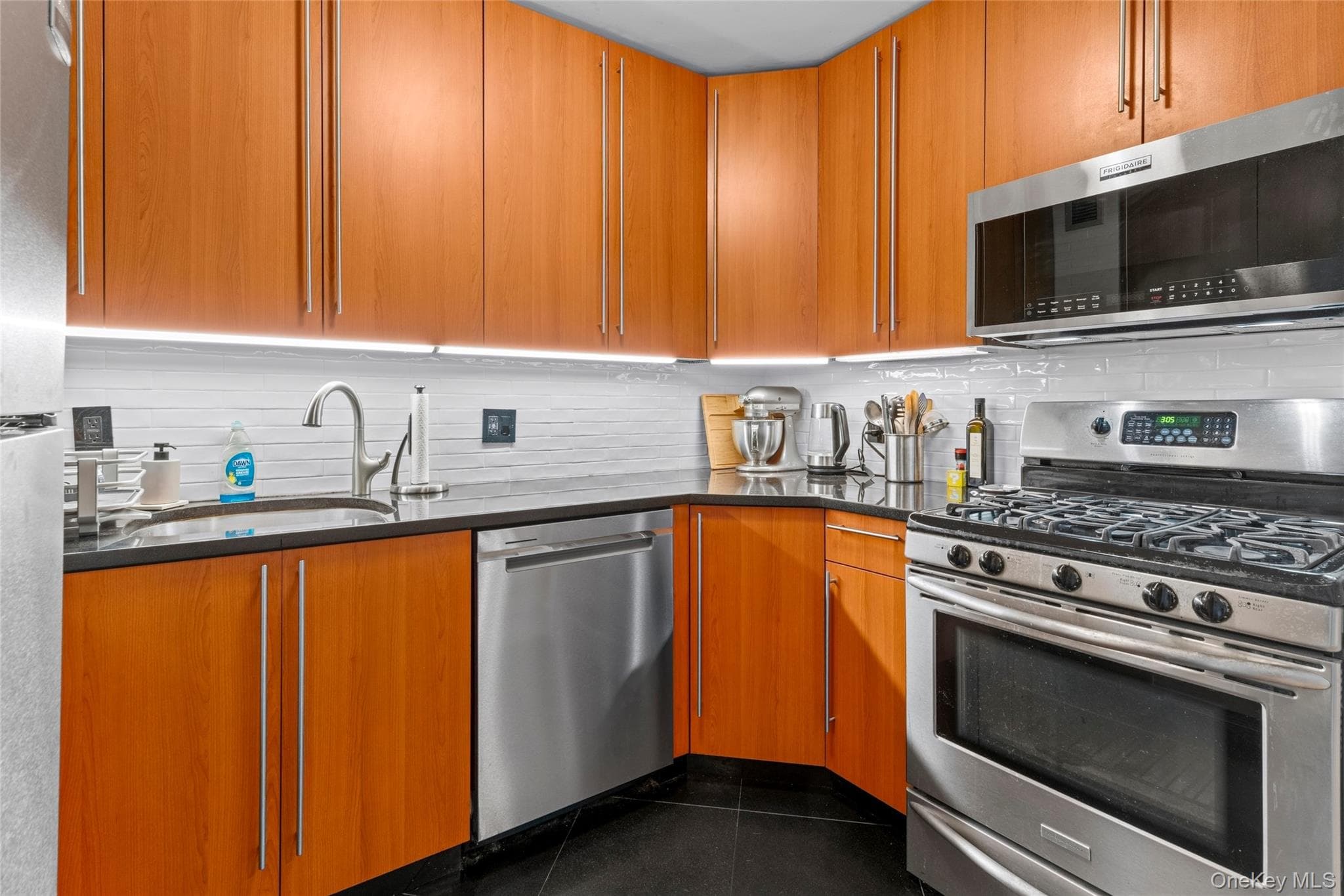 345 E 93rd Street Unit: 13G thumbnail 12