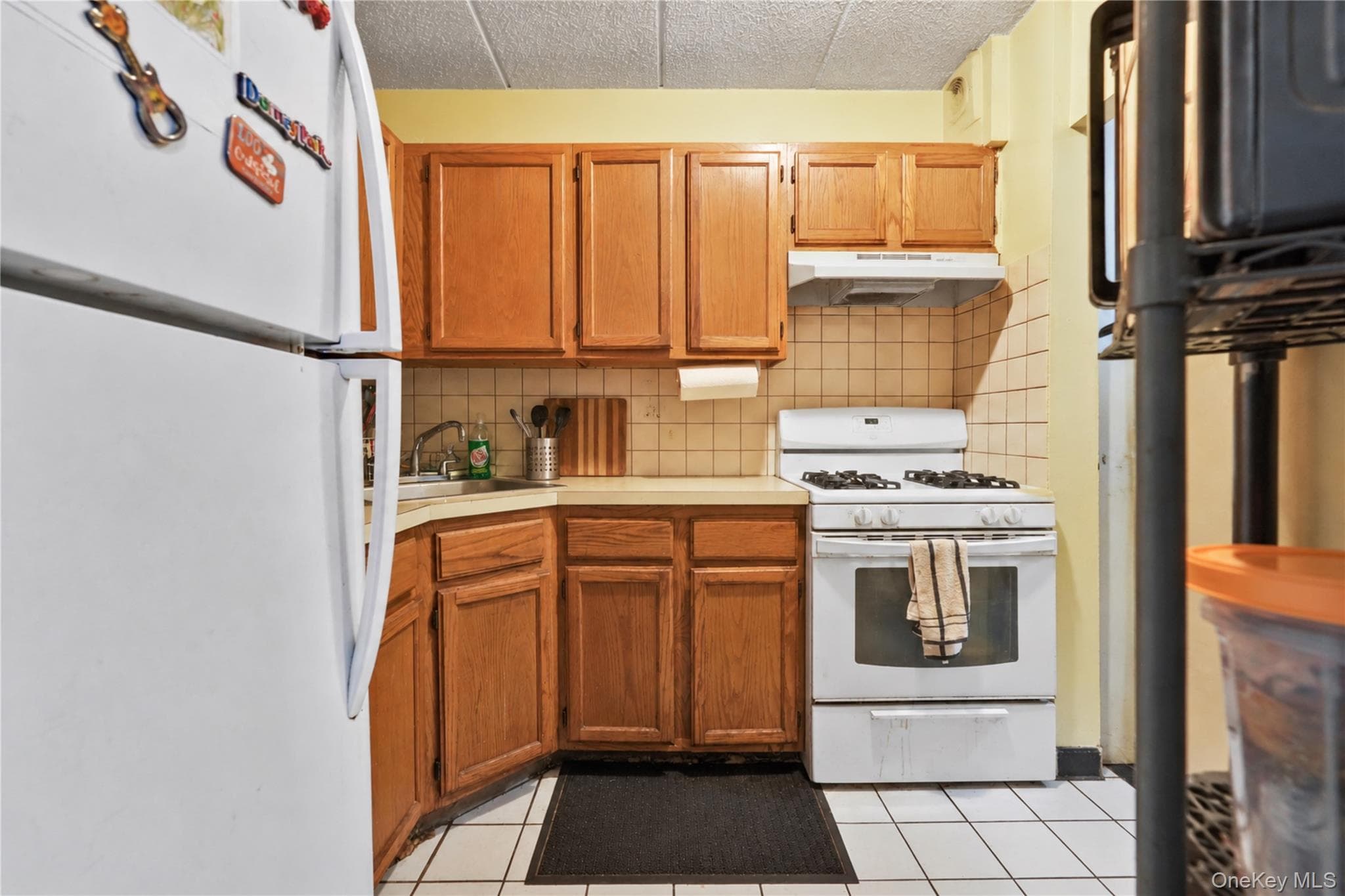 861 Home Street thumbnail 8
